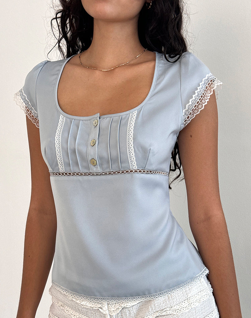 Image de Gavrilla Top in Satin Baby Blue