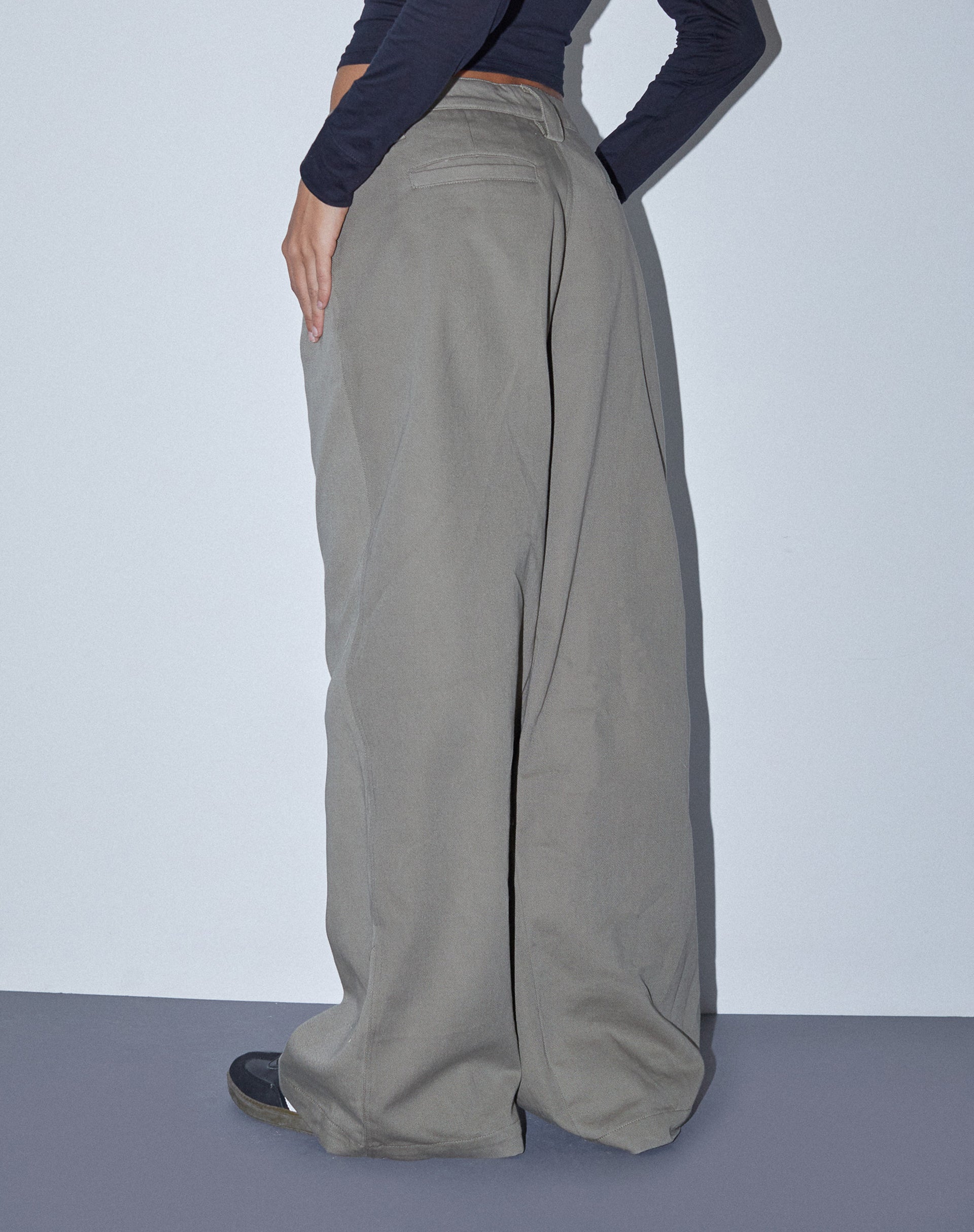 Image de Kaomy Pantalon à jambes larges en vert ardoise