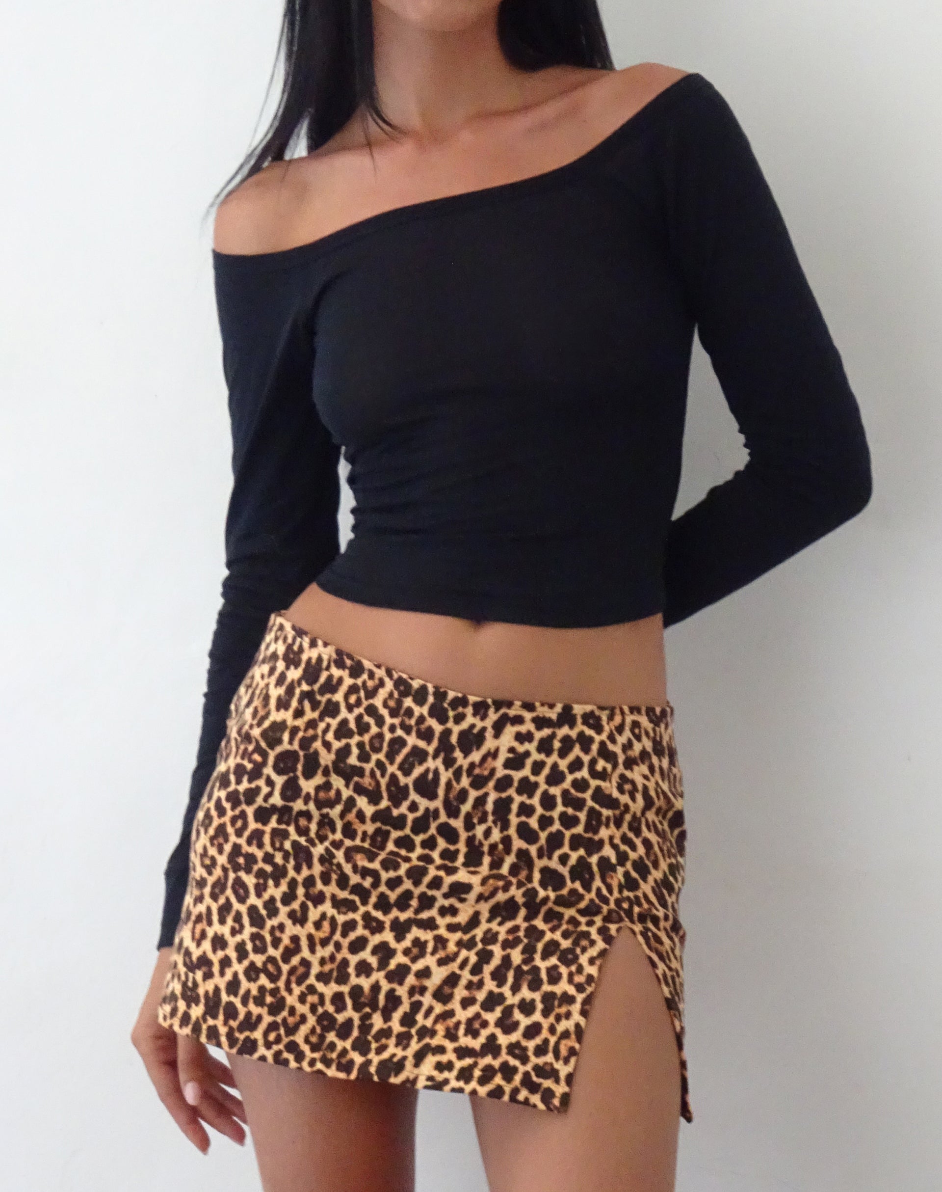 Image de Gavya Long Sleeve Bardot Top in Black