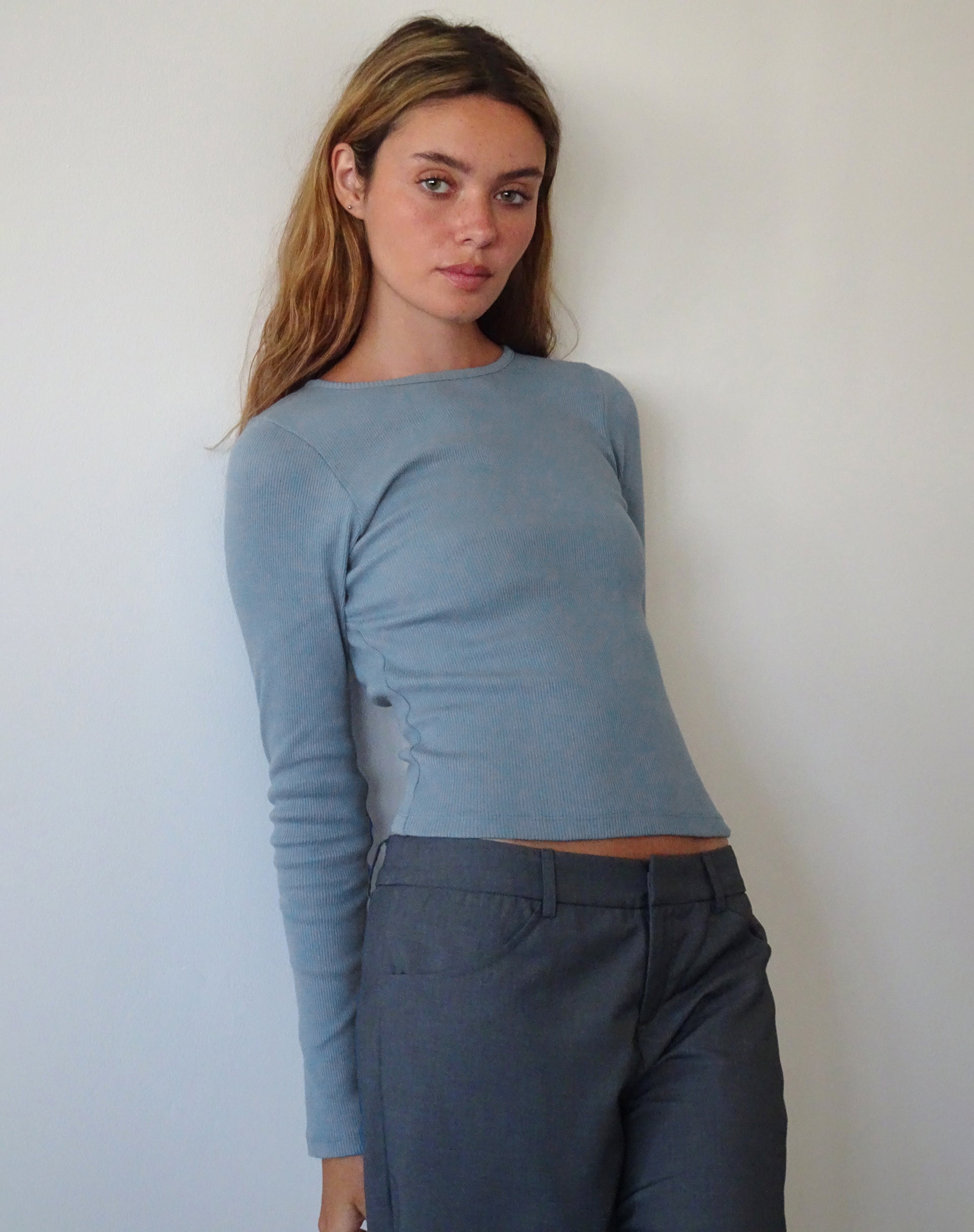 Image de Gelbon Open Back Long Sleeve Top in Rib Powder Blue