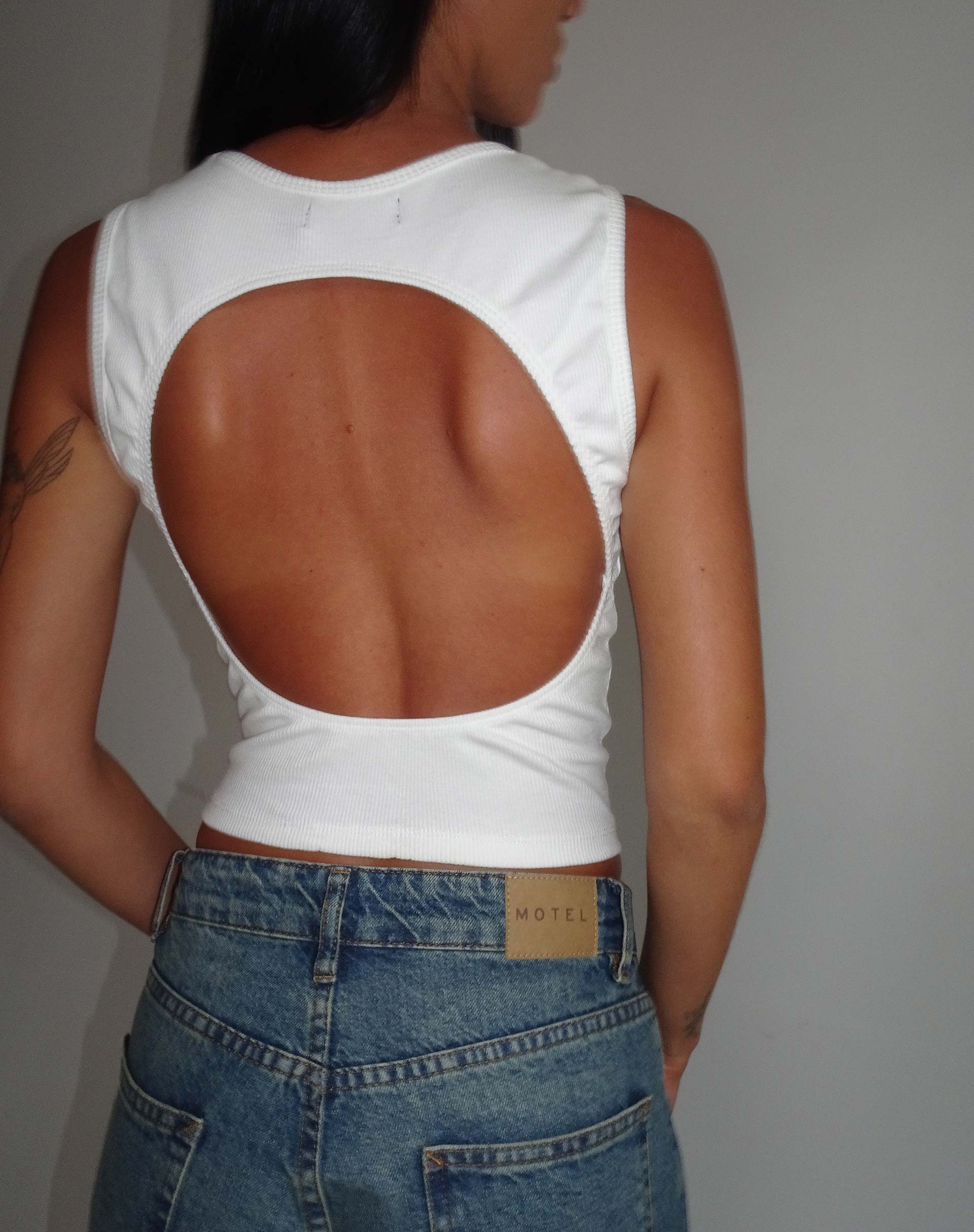 image de Gelsho Open Back Rib Tank Top in Off White