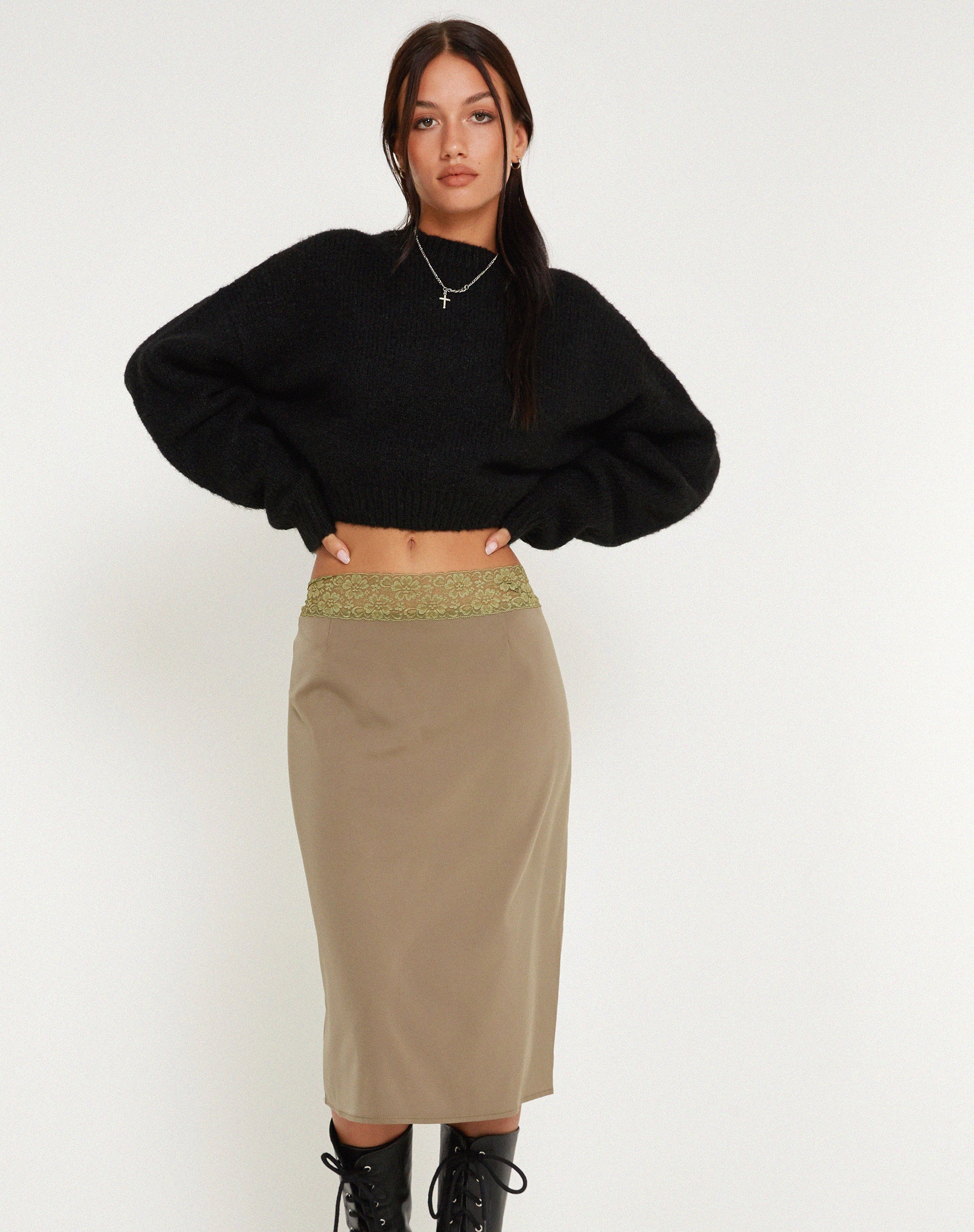 image de Golda Midi Skirt in Satin Avocado