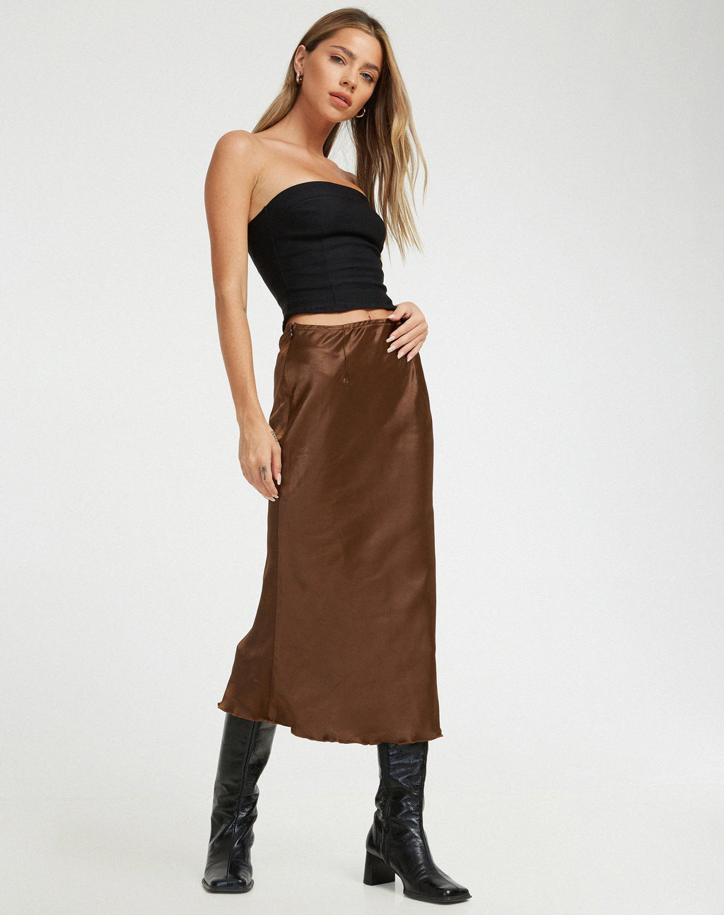 Jupe midi Goya en satin chocolat amer
