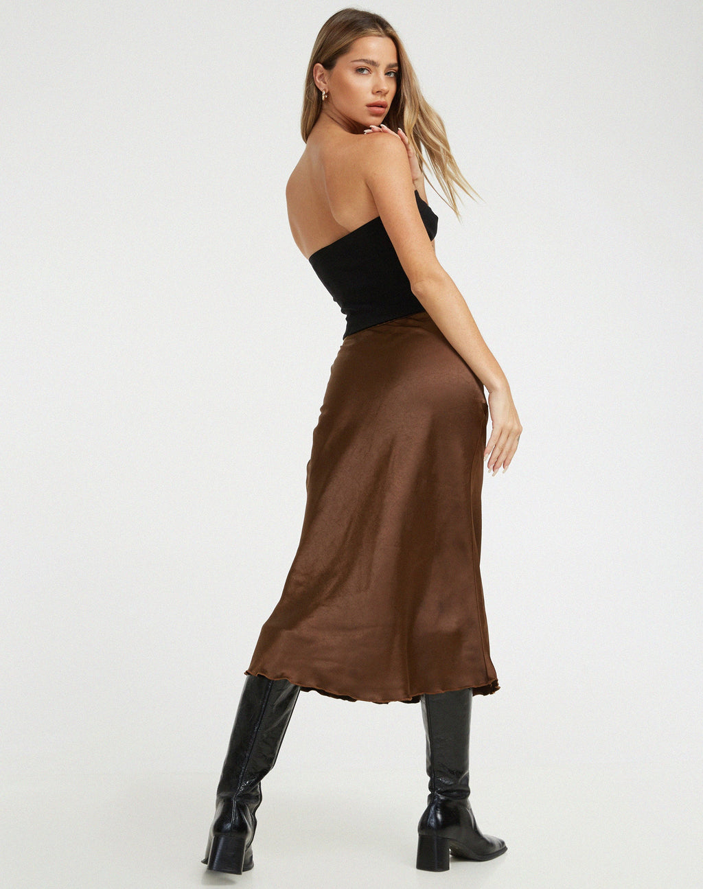 Jupe midi Goya en satin chocolat amer