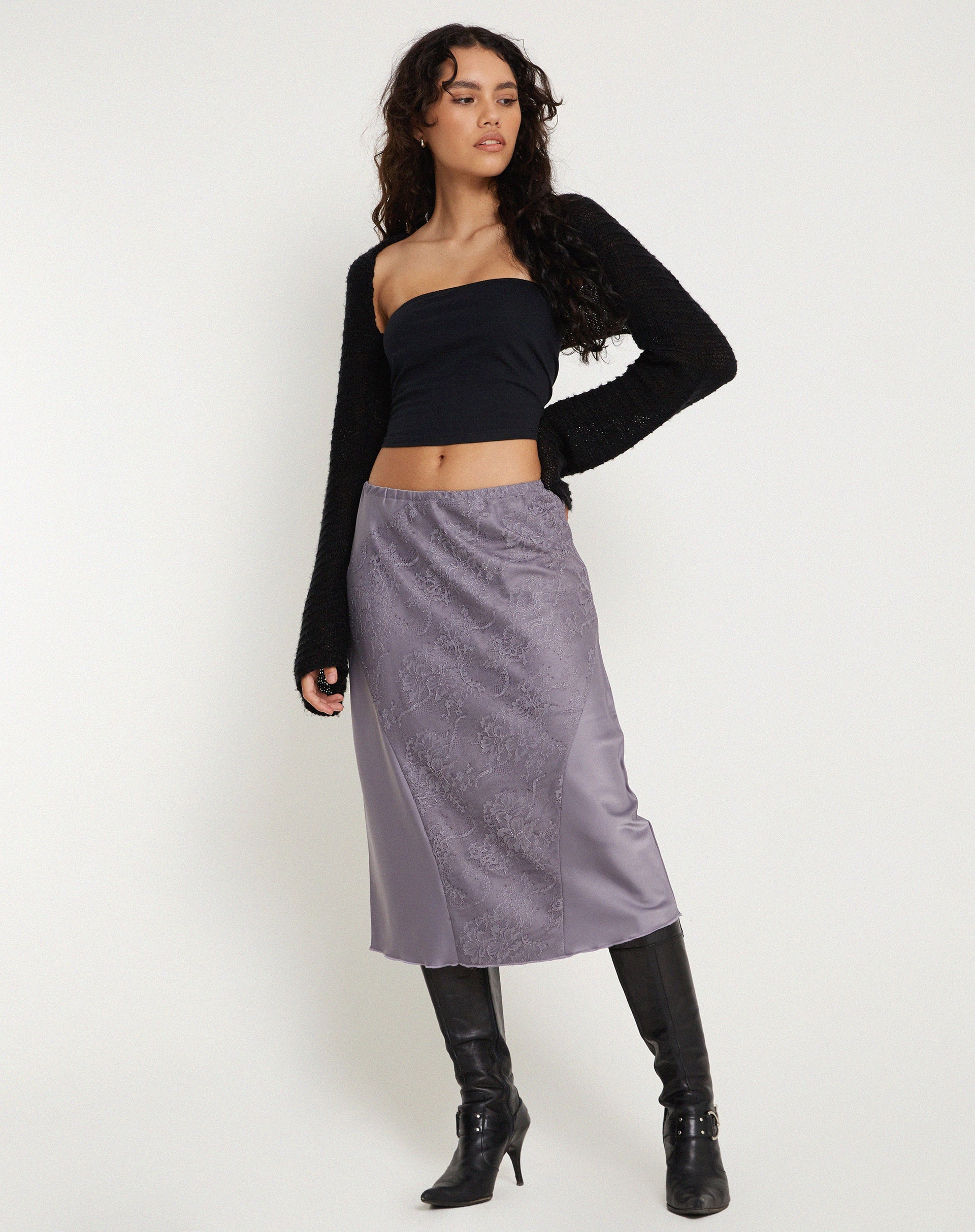 IMAGE de la jupe midi Goyara en satin Grey Ridge