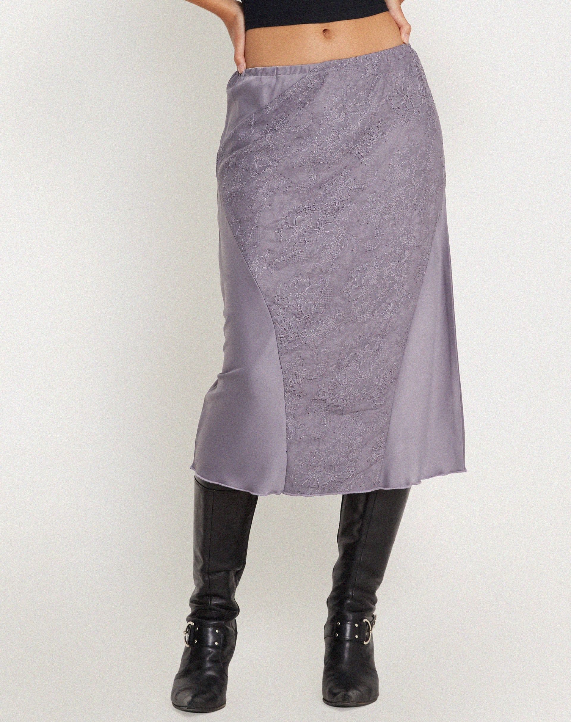 IMAGE de la jupe midi Goyara en satin Grey Ridge