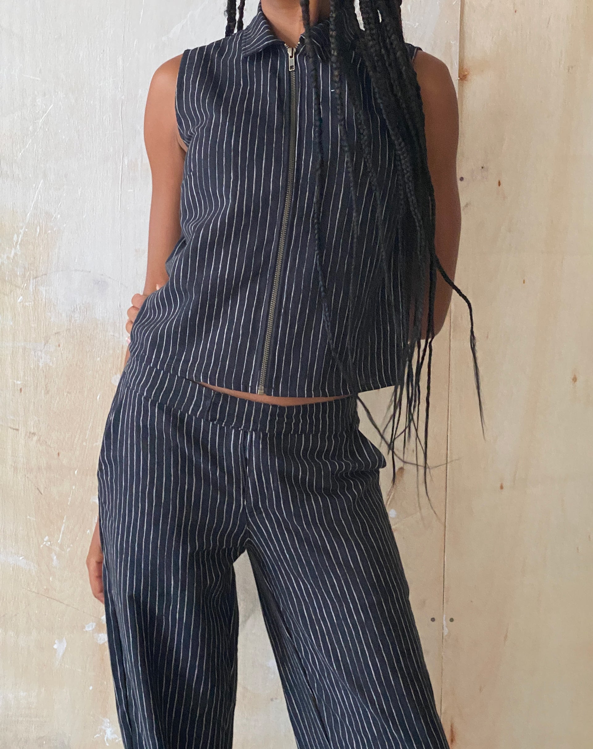 Image de marque de MOTEL X JACQUIE Graba Straight Leg Trouser in Sketchy Stripe Black