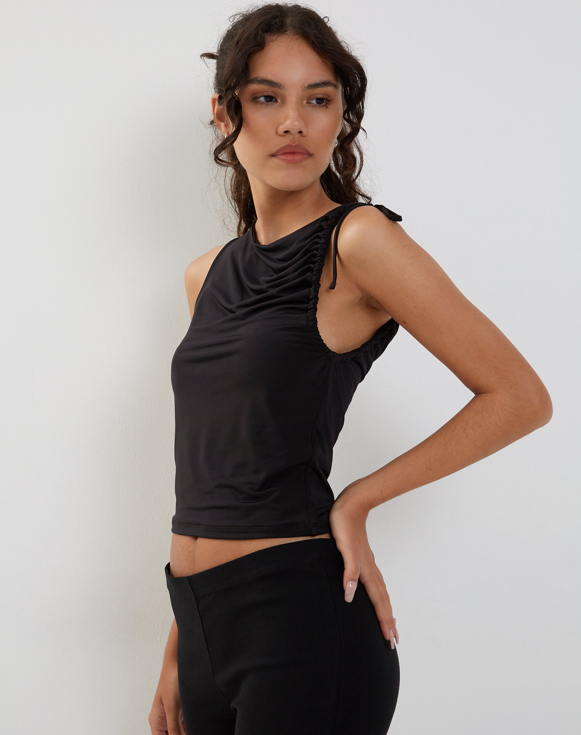 Image de Hagne Vest Top in Black