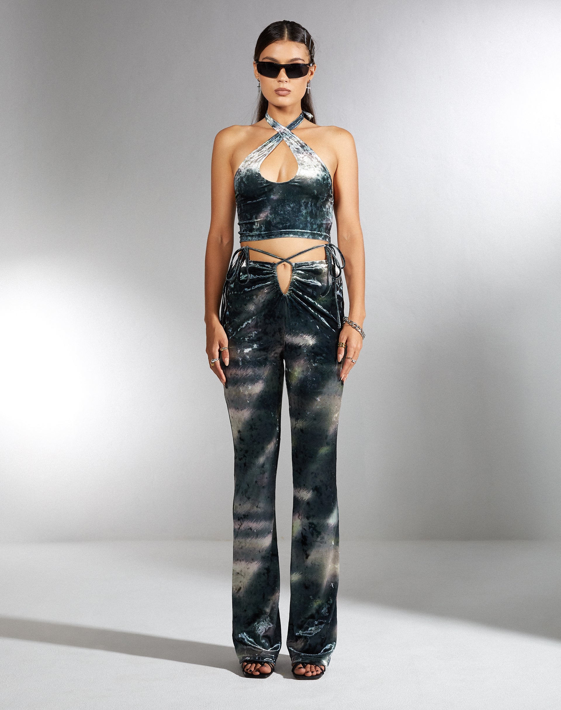 Image de MOTEL X IRIS Halima Crop Top in Abstract Camo