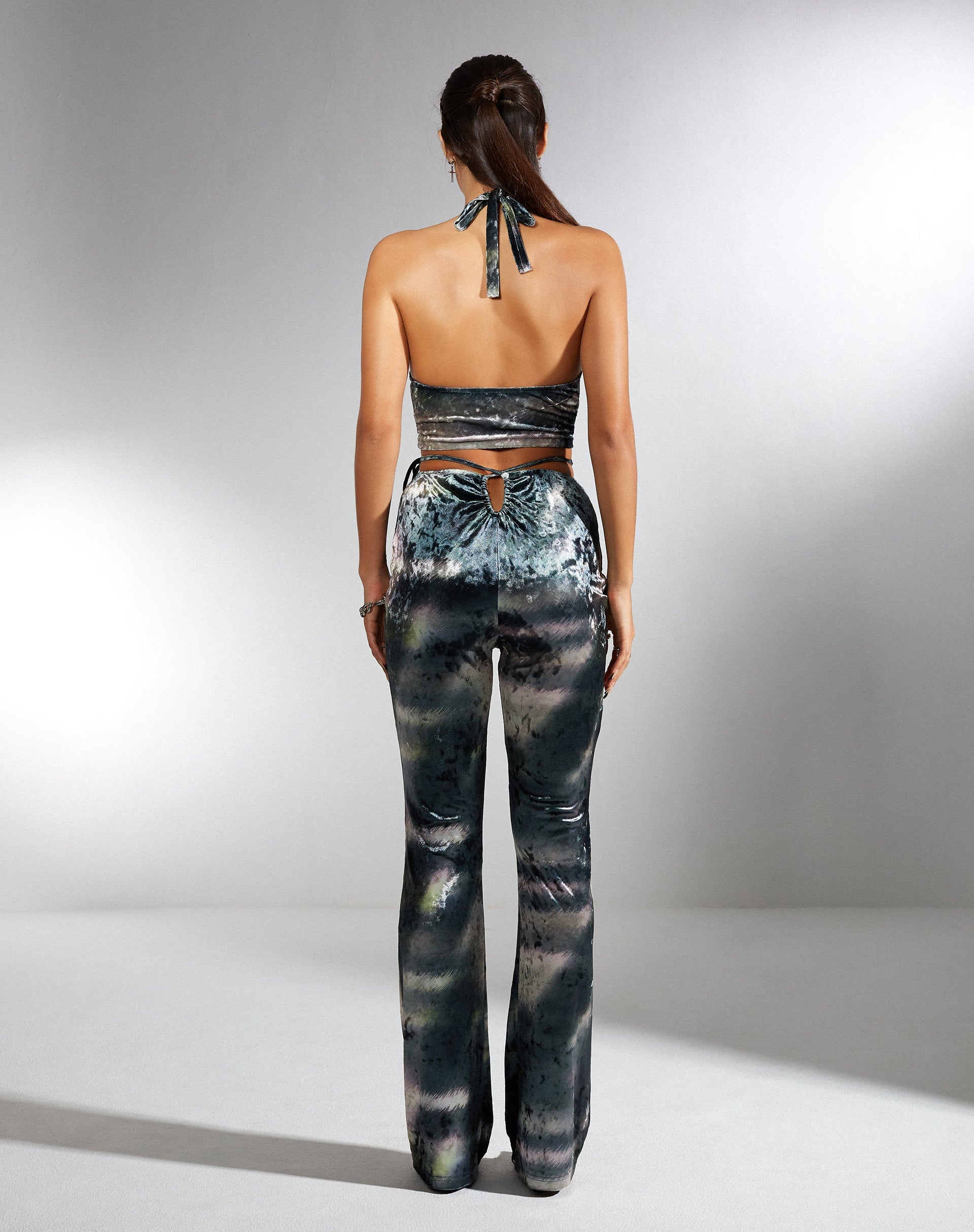 Image de MOTEL X IRIS Halima Crop Top in Abstract Camo