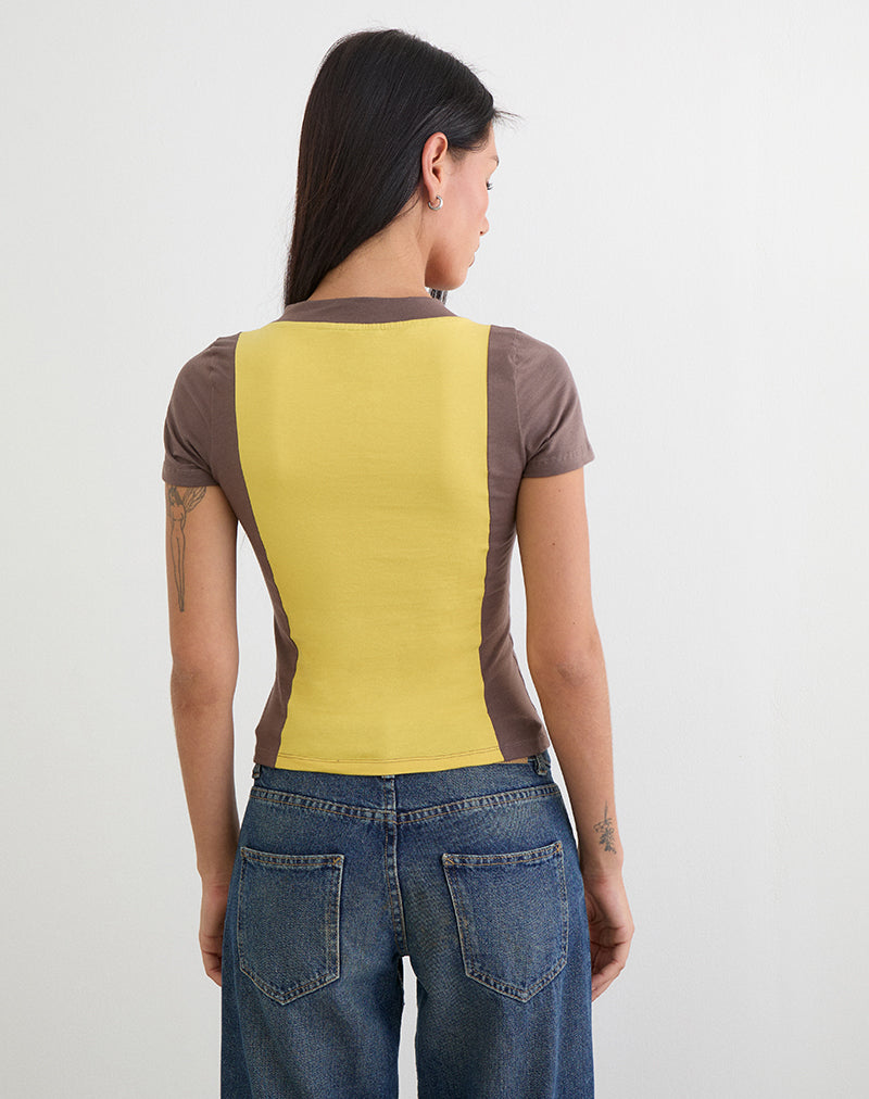 Image du haut à col en V Haloda dans la combinaison Sunflower Coffee Quartz