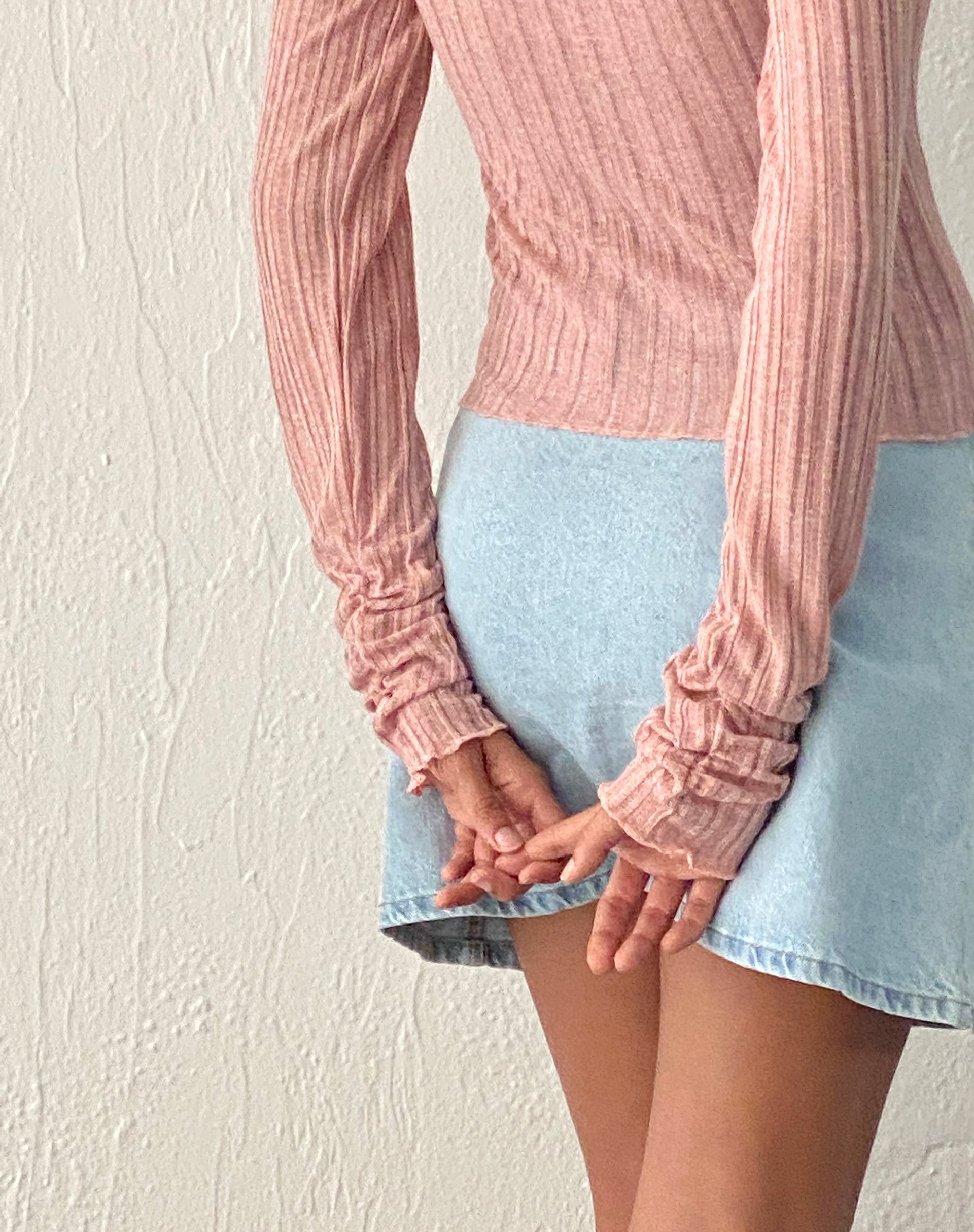 Image de Halsey Knitted Extra Long Sleeve Top in Pink