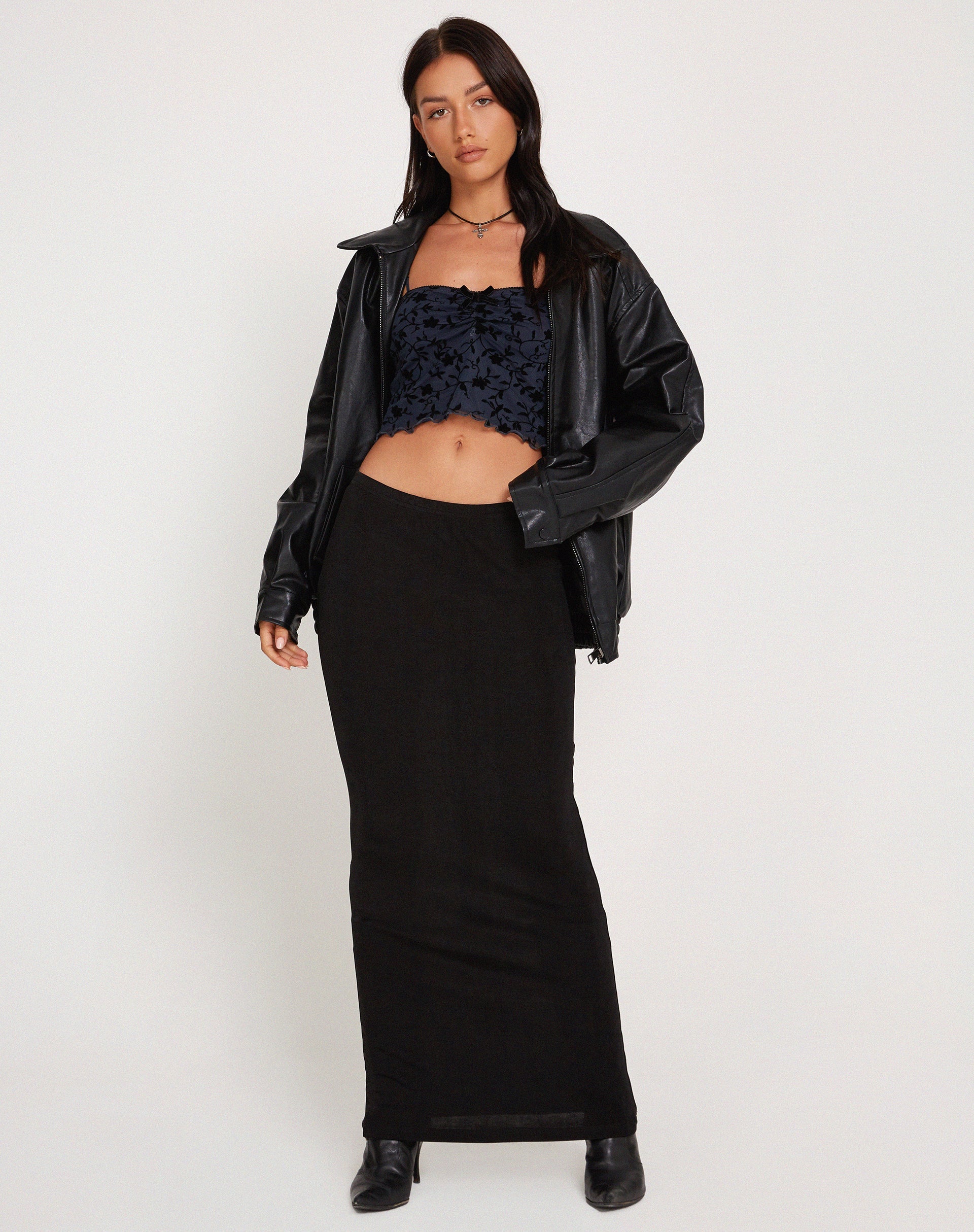 Image de Halusi Crop Top in Pretty Petal Flock Black