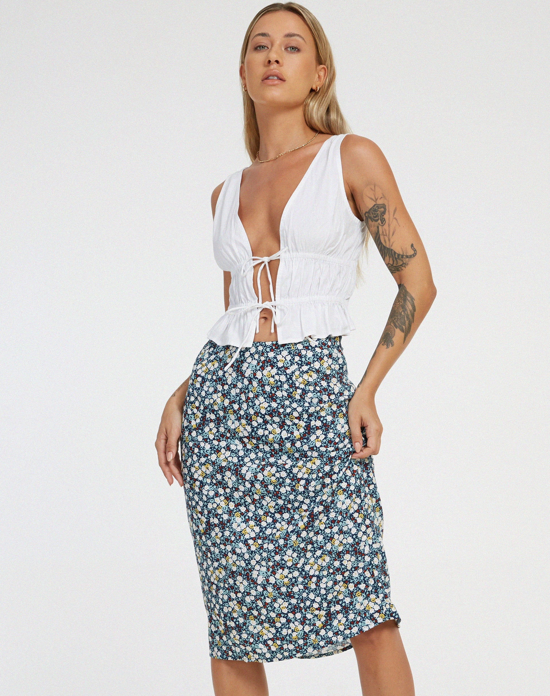 image de Harriet Midi Skirt in Floral Field Navy