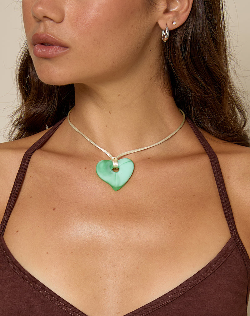 Image de Collier coeur en résine verte