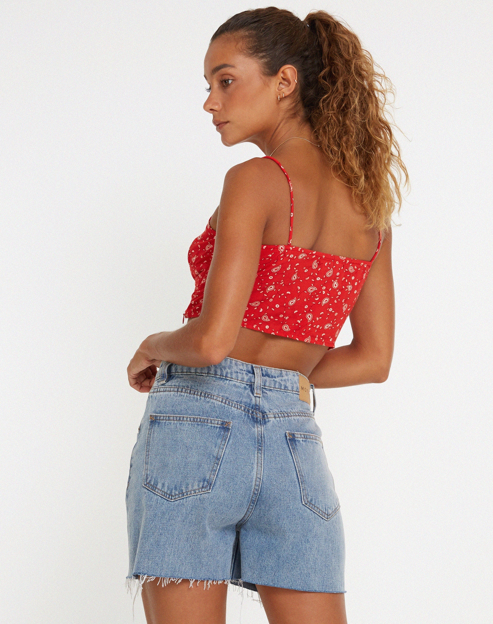 image de Hema Crop Top in Paisley Fun Red