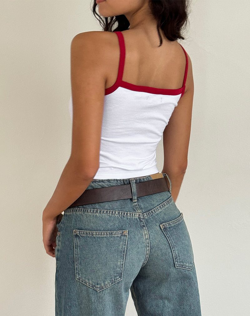 Image de la veste Icah en blanc avec bordure rouge et fraise