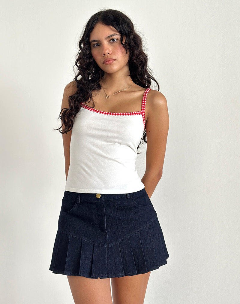 Top Ilisna en blanc cassé avec bordure vichy rouge