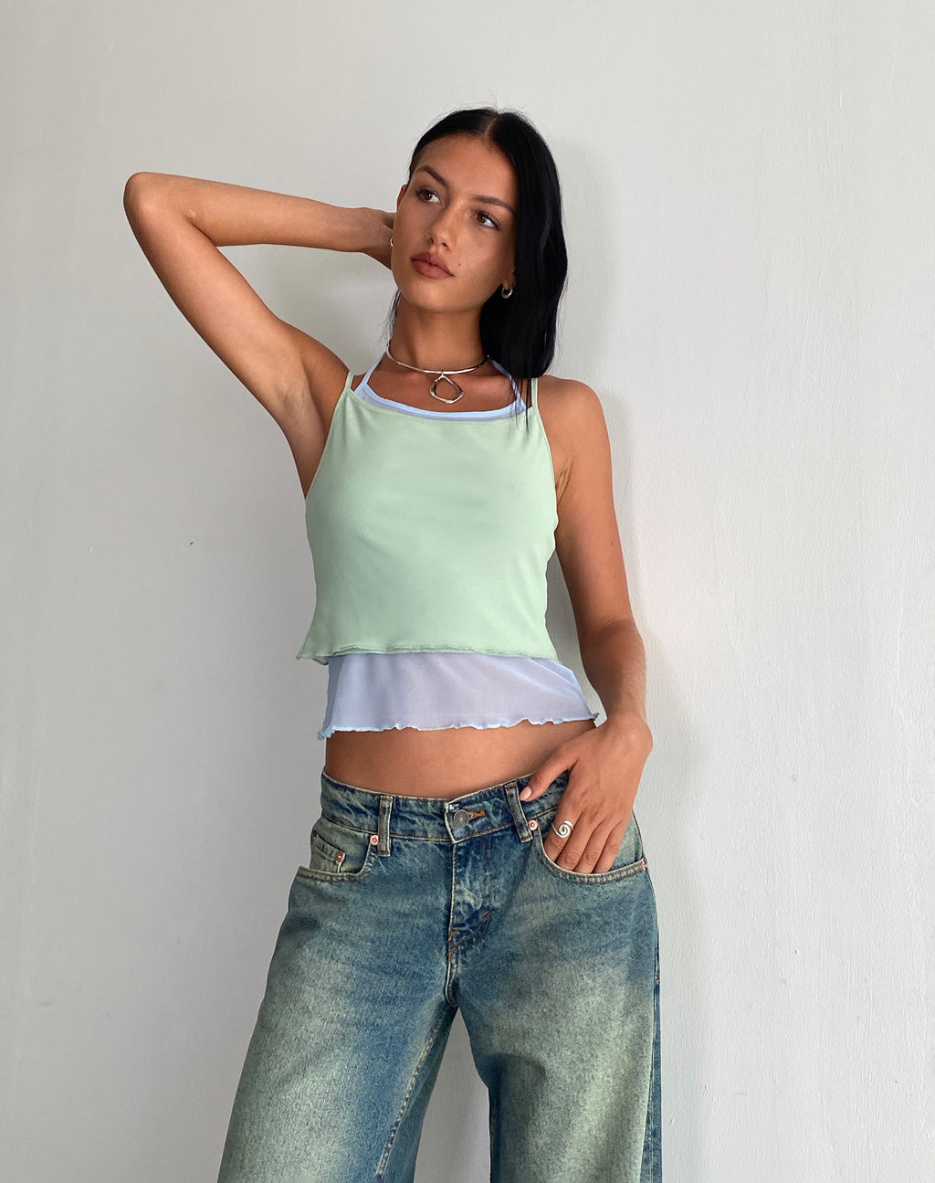 Top Cami Sapphi à double épaisseur en bleu givré et vert sauge