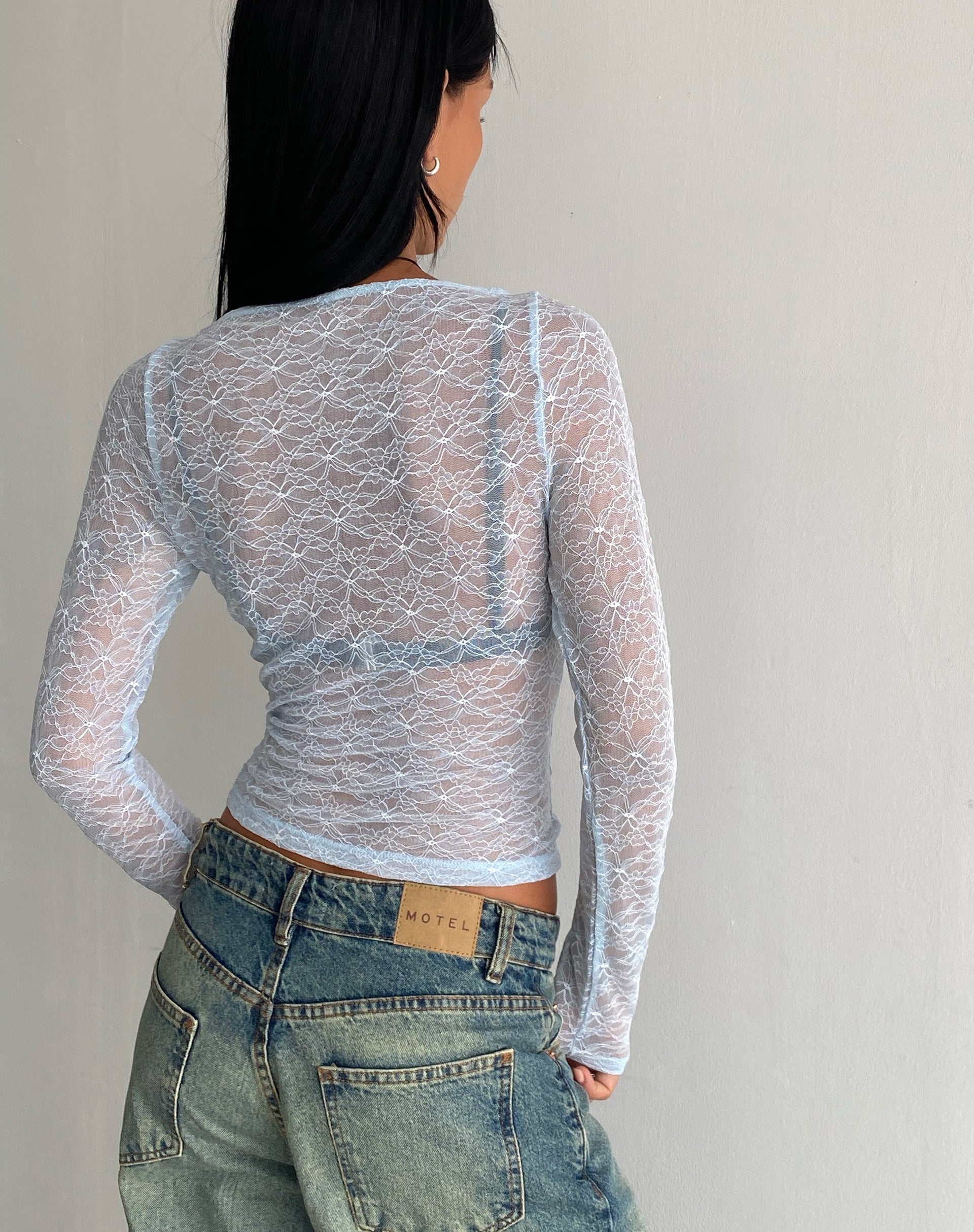 Image de Amabon Long Sleeve Top in Lace Baby Blue