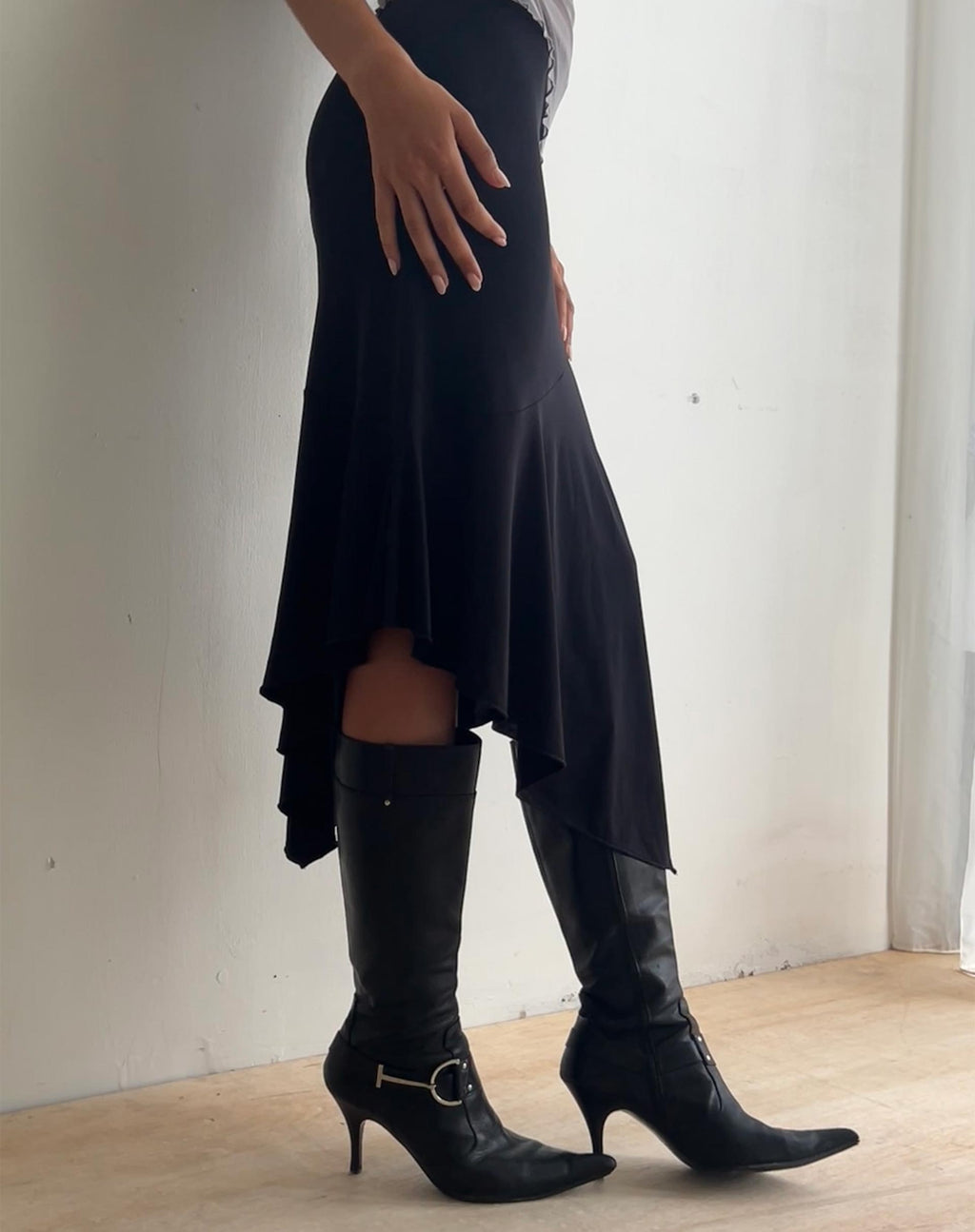 Jupe midi à taille basse Cinta, noir