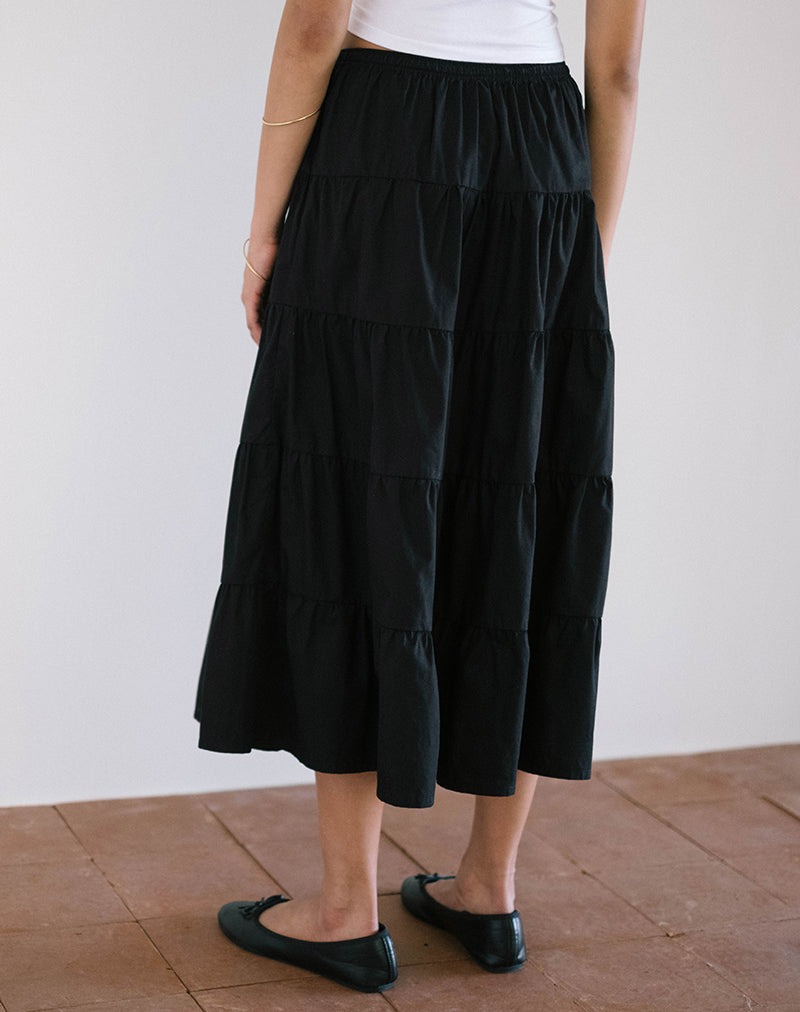 image de Izumi Tiered Midi Skirt in Poplin Black