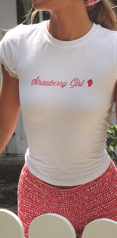 Image de Izzy Top en blanc Strawberry Girl Script