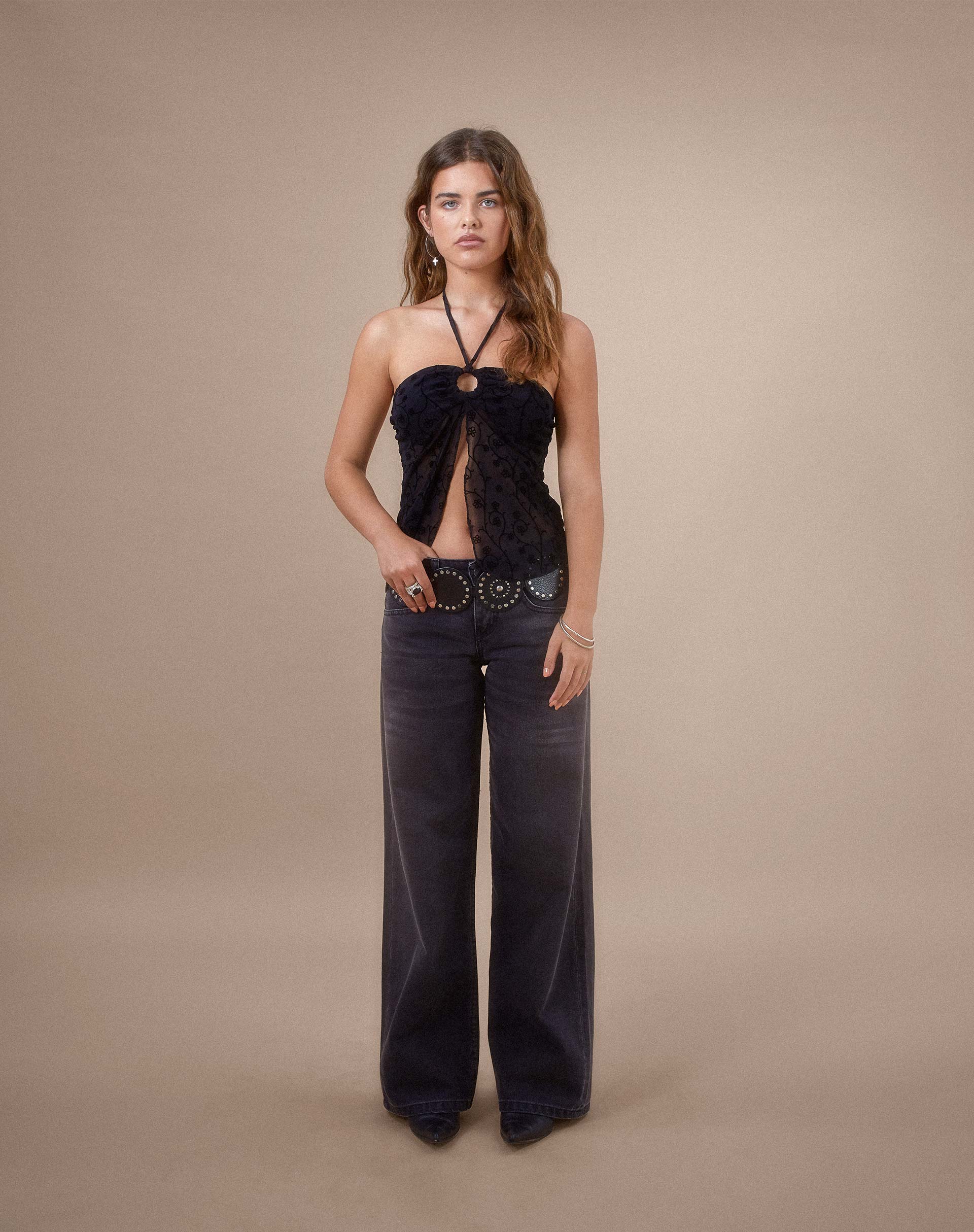 image de Janar Halterneck Top in Black Dainty Floral Flock