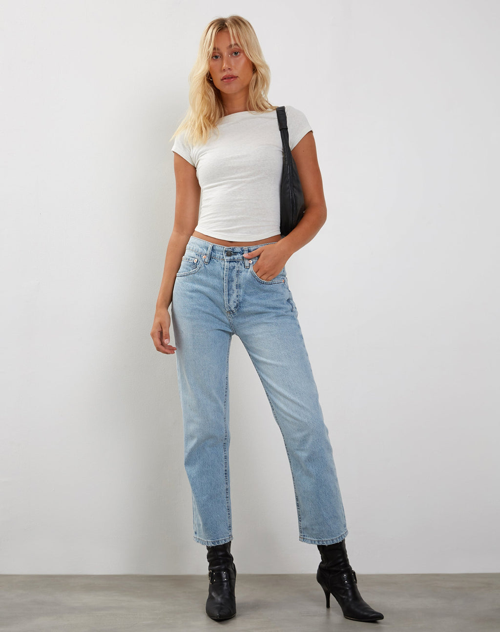 Jean à jambe droite mi-haute en denim bleach
