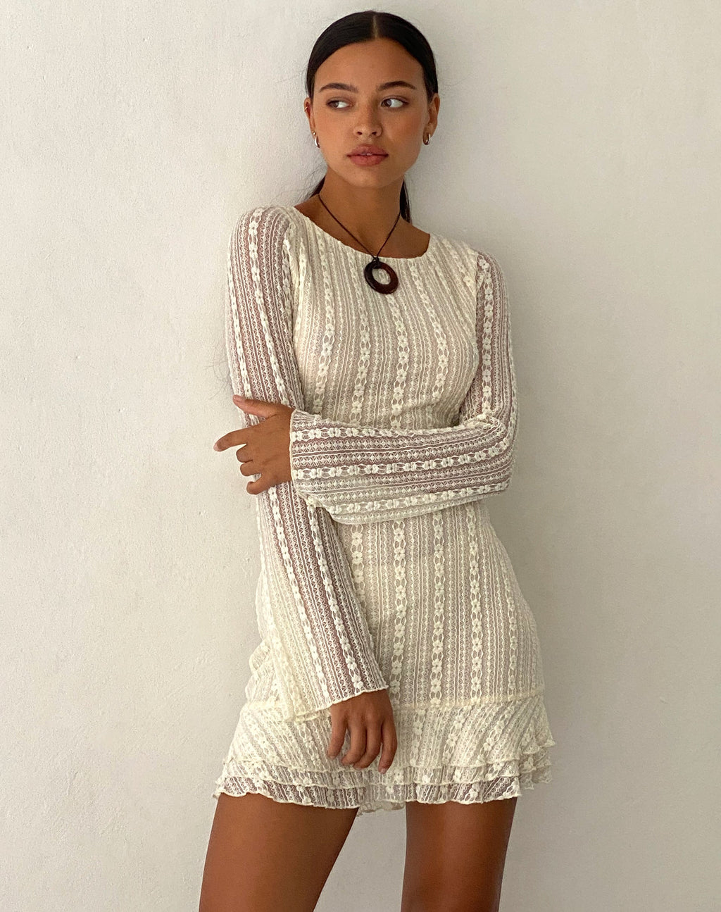 Mini robe en dentelle à dos ouvert Jeilani, crème