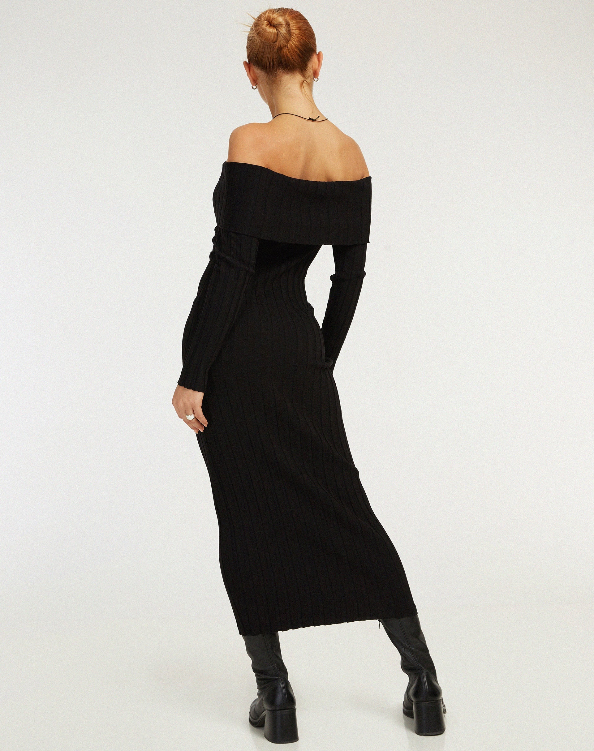 image de Jesuita Bardot Knitted Midi Dress in Black