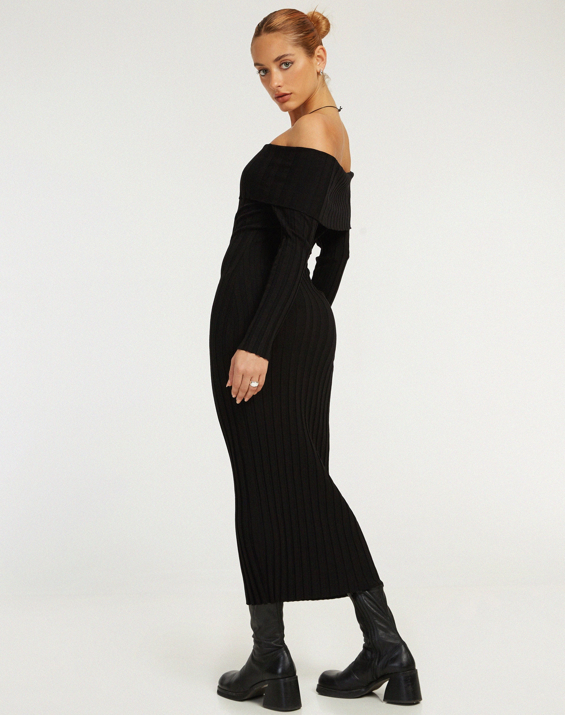 image de Jesuita Bardot Knitted Midi Dress in Black