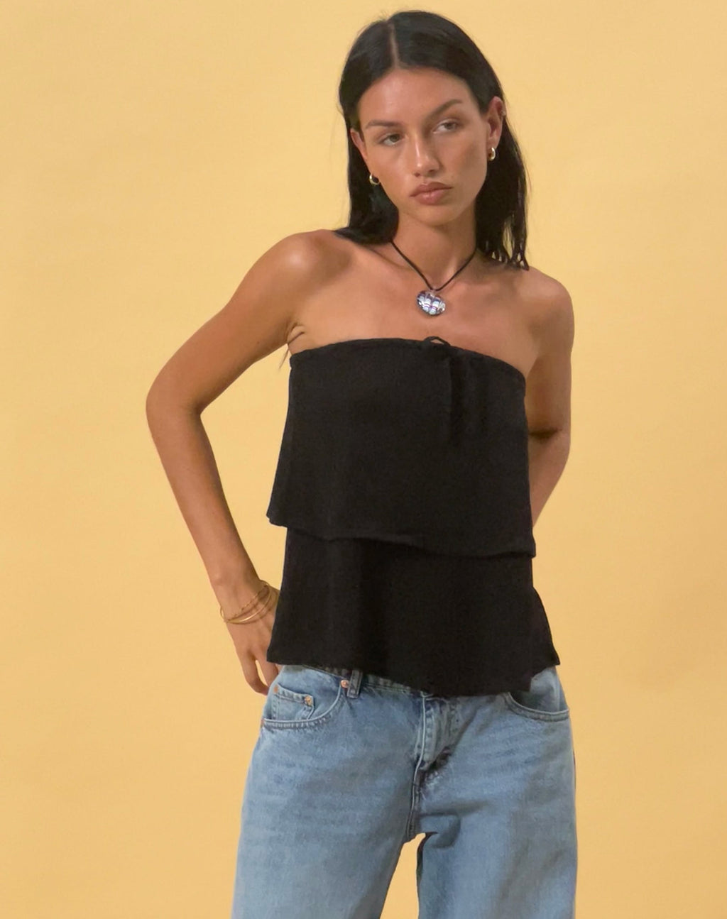 Jimin Layered Bandeau Top in Crinkle Black (Top bandeau superposé en noir froissé)