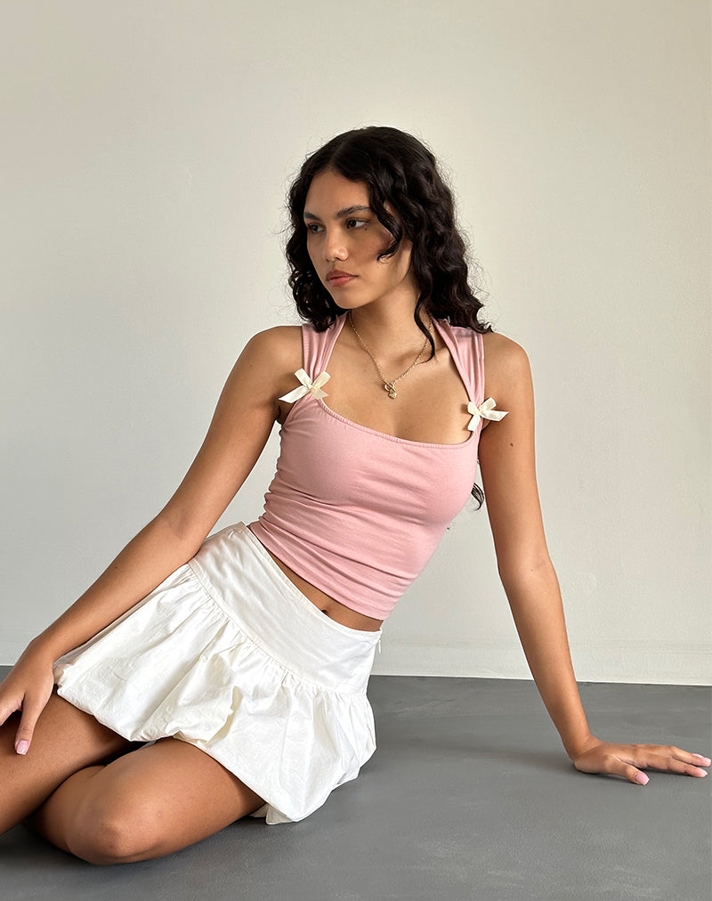 Jiniso Crop Top en Pink Lady avec nœuds ivoires