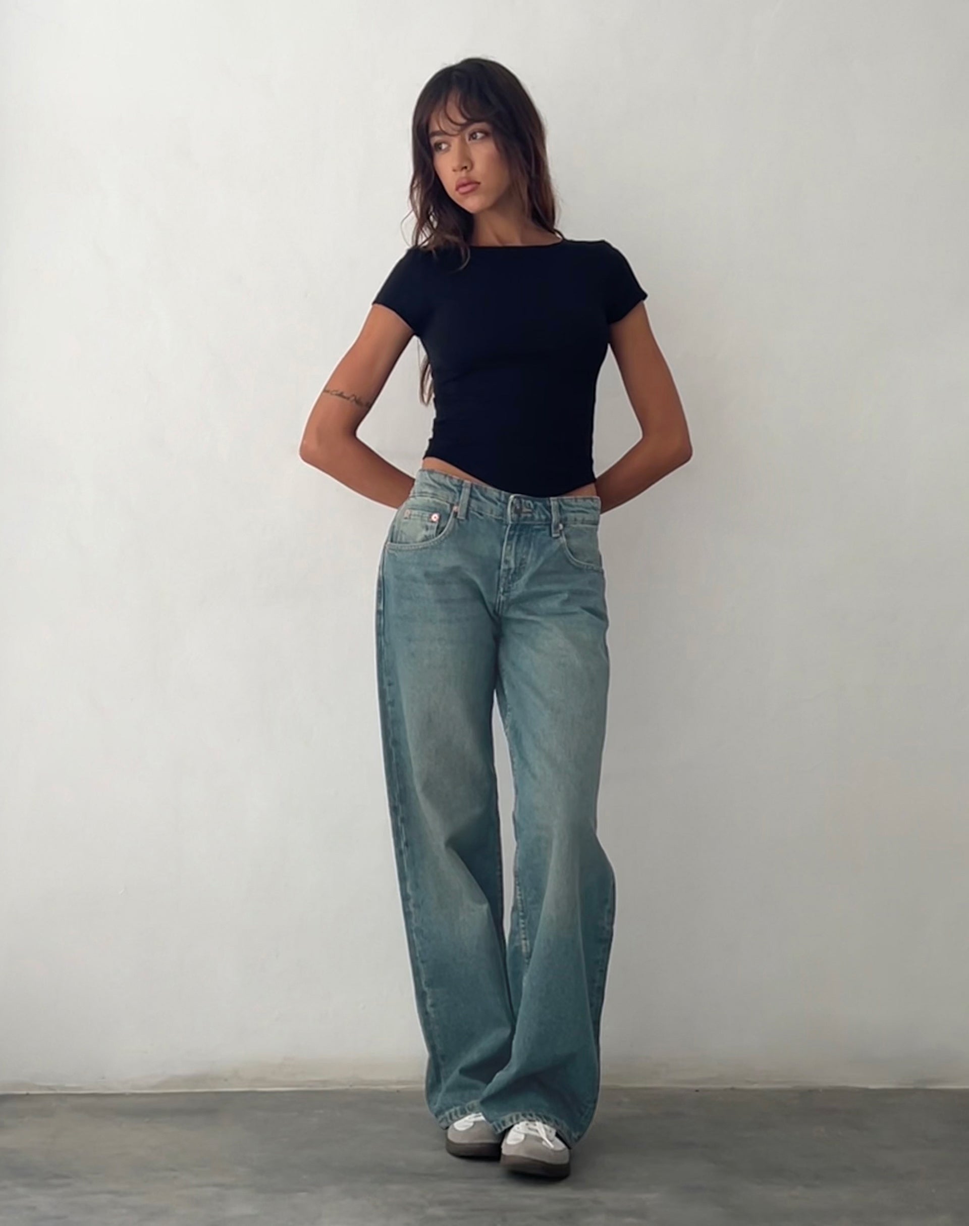 Image de Jeans parallèles à taille basse en bleu vintage vert