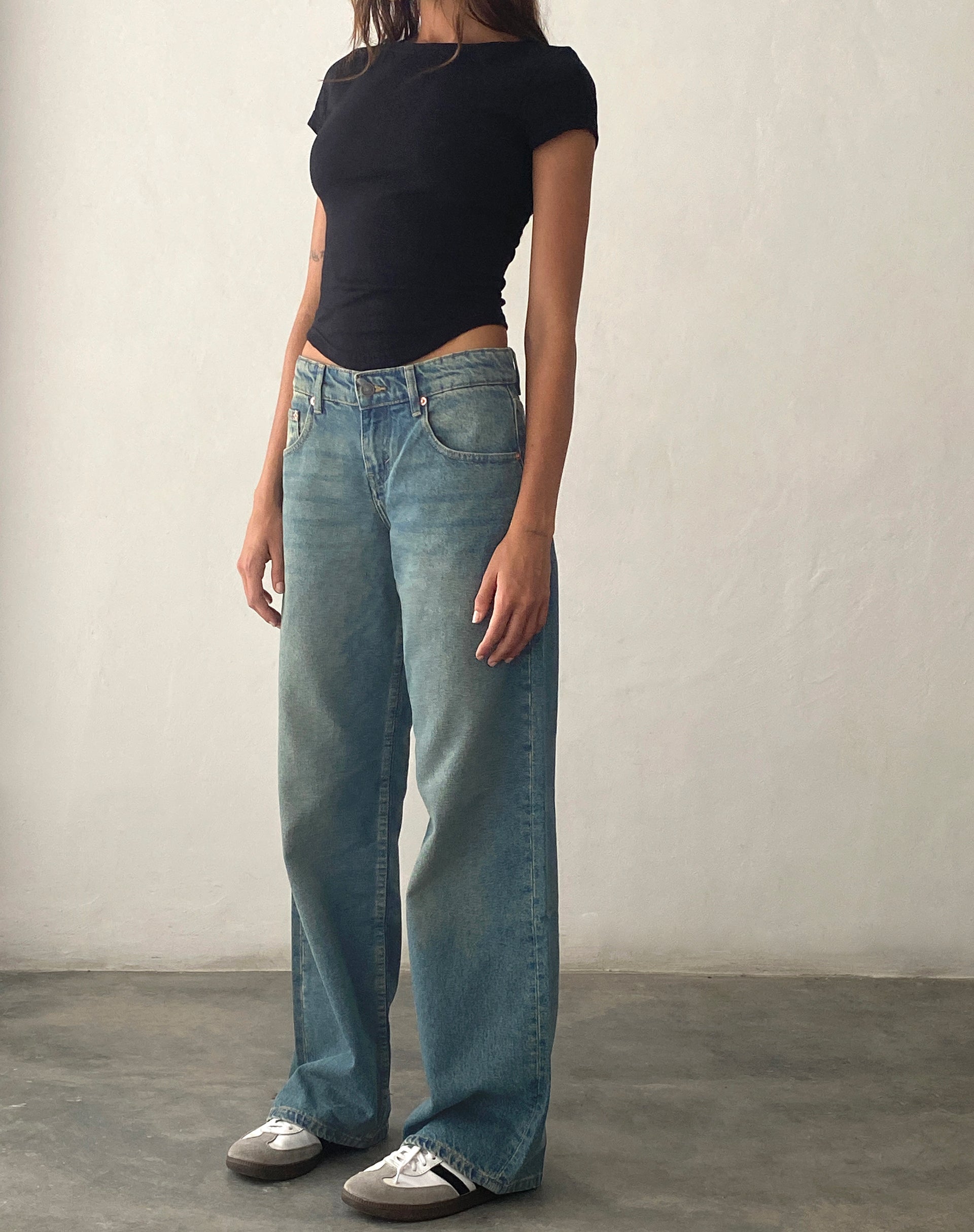 Image de Jeans parallèles à taille basse en bleu vintage vert