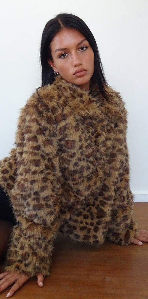 Image de Joji Crop Faux Fur Jacket in Brown Leopard