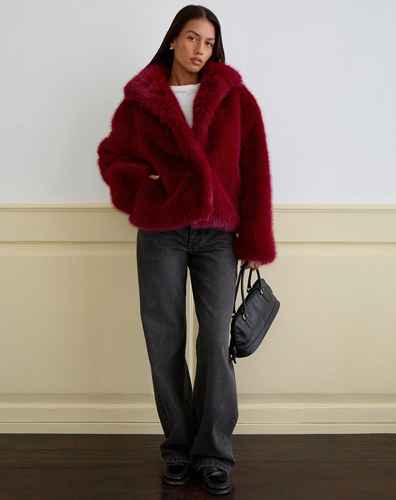 Image de la veste Joji en fausse fourrure Cherry