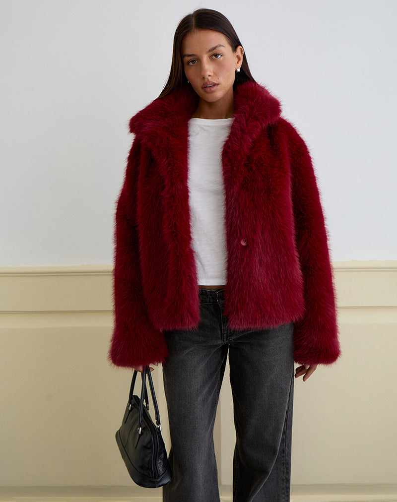 Image de la veste Joji en fausse fourrure Cherry