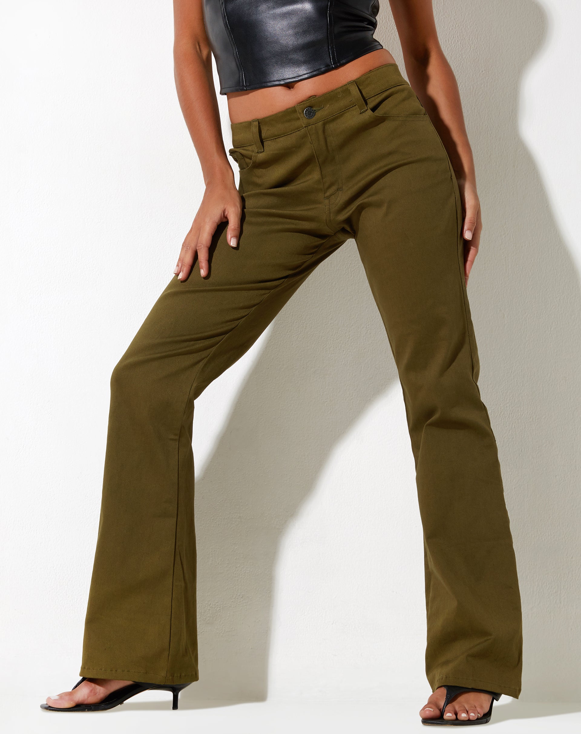 Image du pantalon Jopan en sergé olive foncé