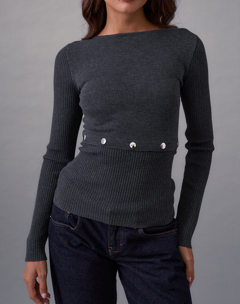 Josa Long Sleeve Knit Top in Dark Charcoal with Studs (Top à manches longues en tricot anthracite foncé avec clous)