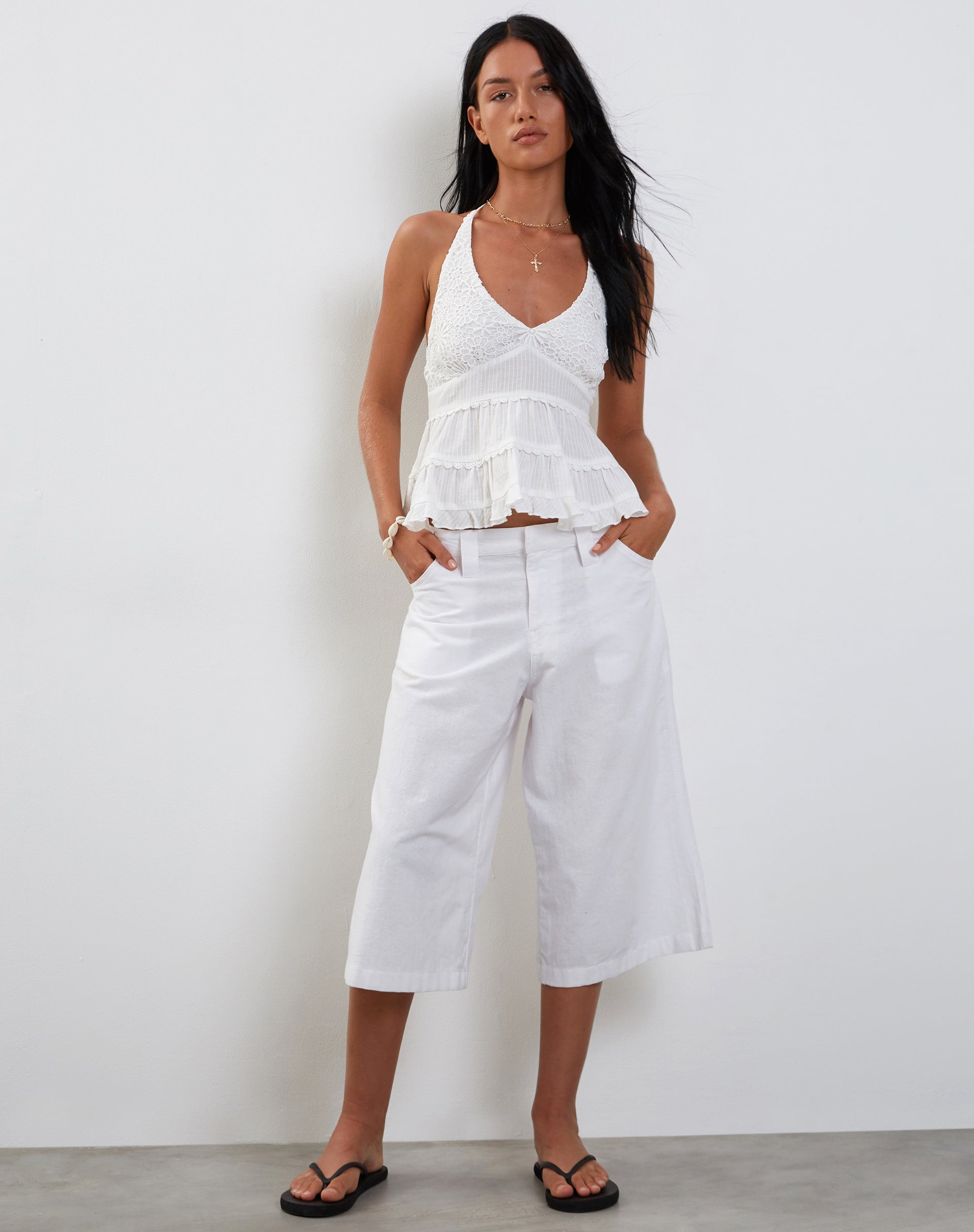 Image de Juanita Frill Halterneck Top in Crochet White