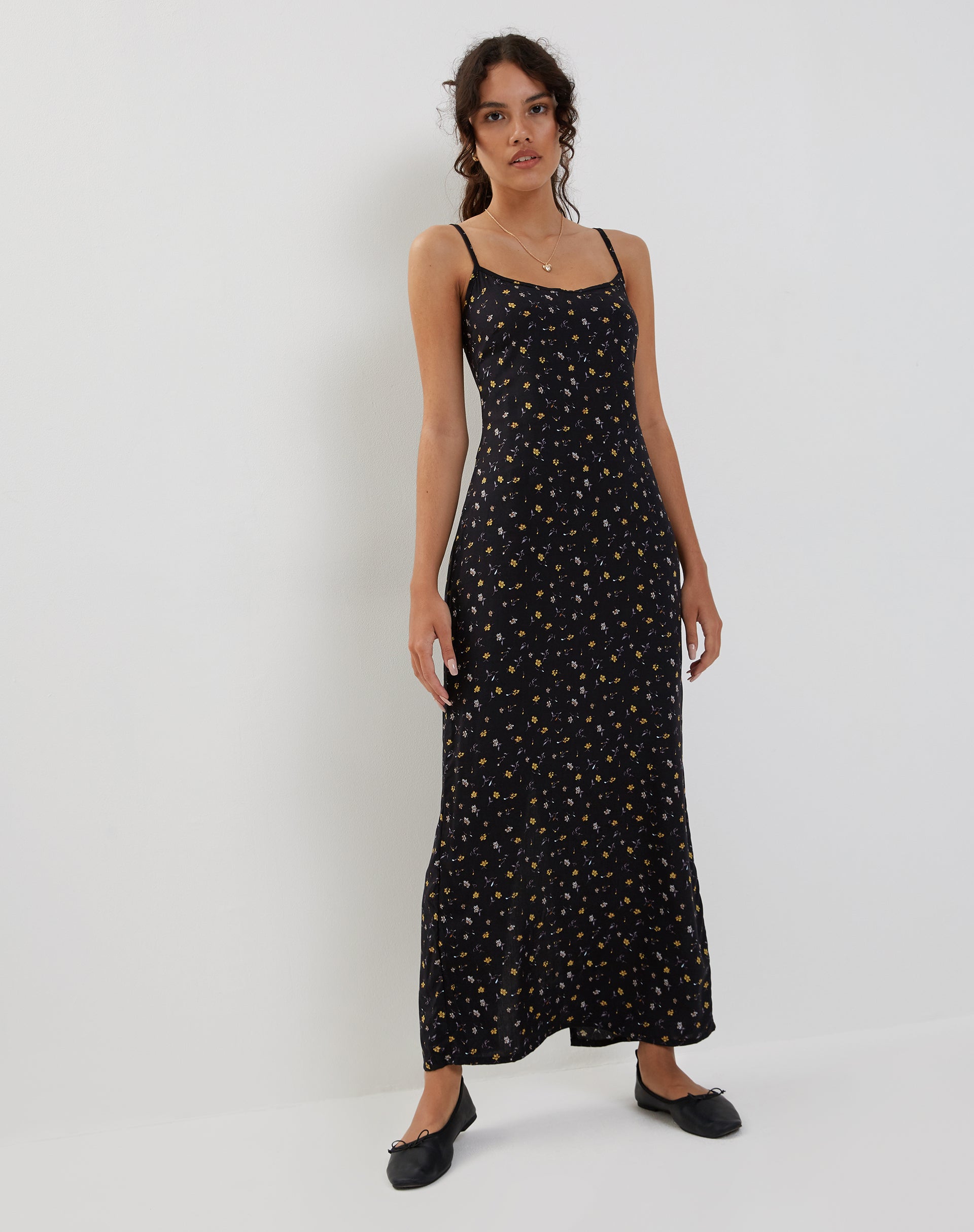 Image de Kafka Maxi Dress in Pretty Petal Black