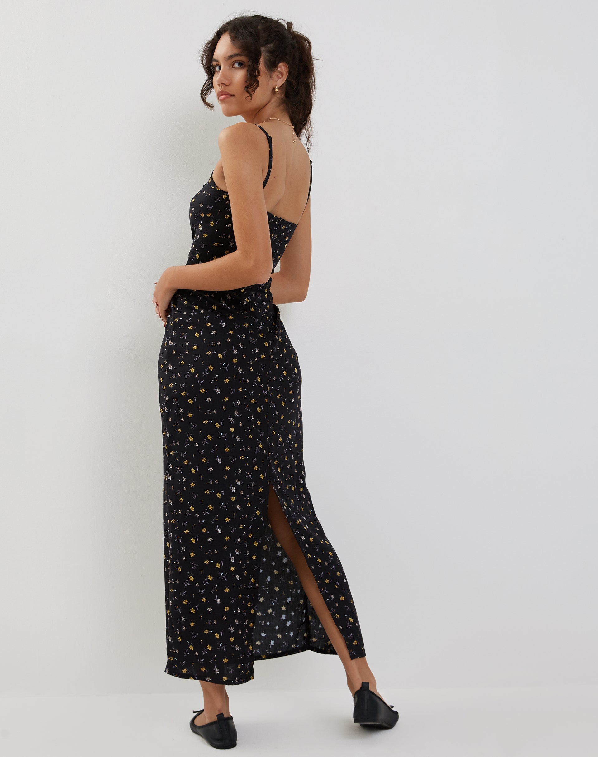 Image de Kafka Maxi Dress in Pretty Petal Black