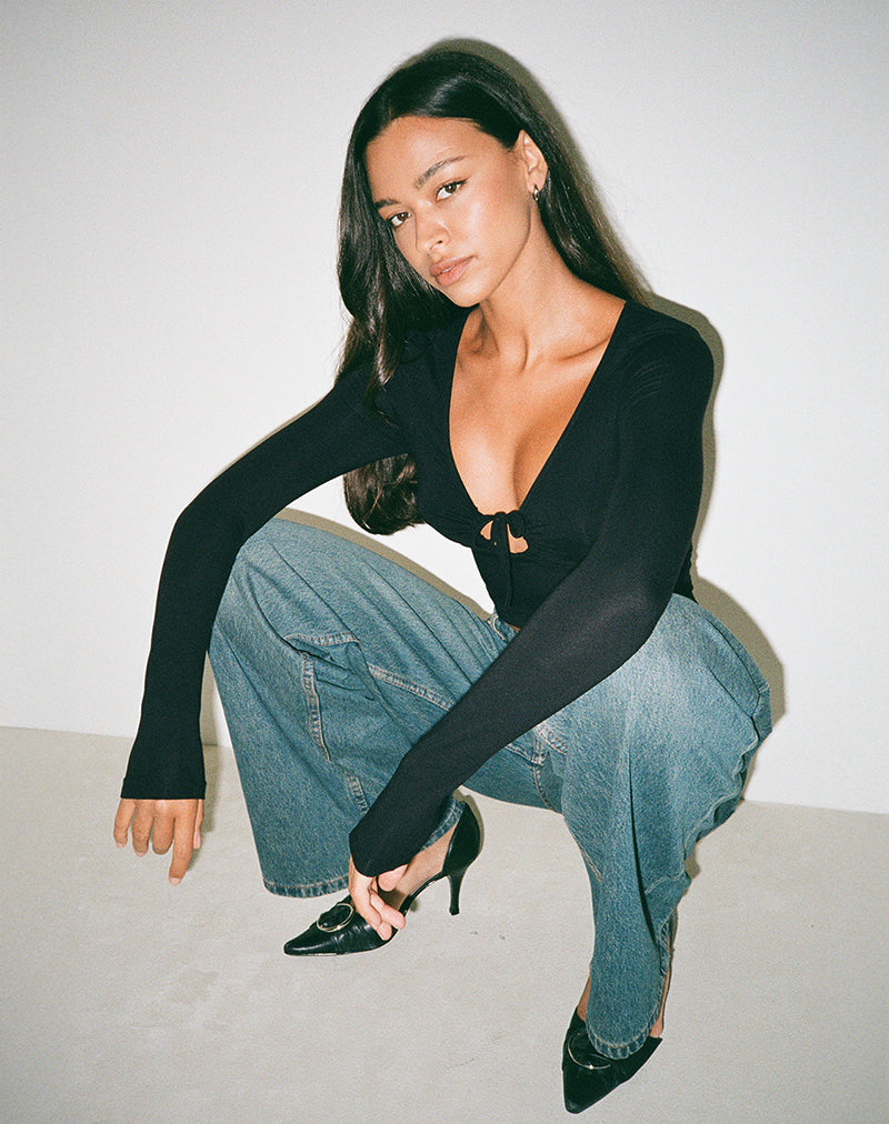 Image de Kamisu Long Sleeve Keyhole Top in Black