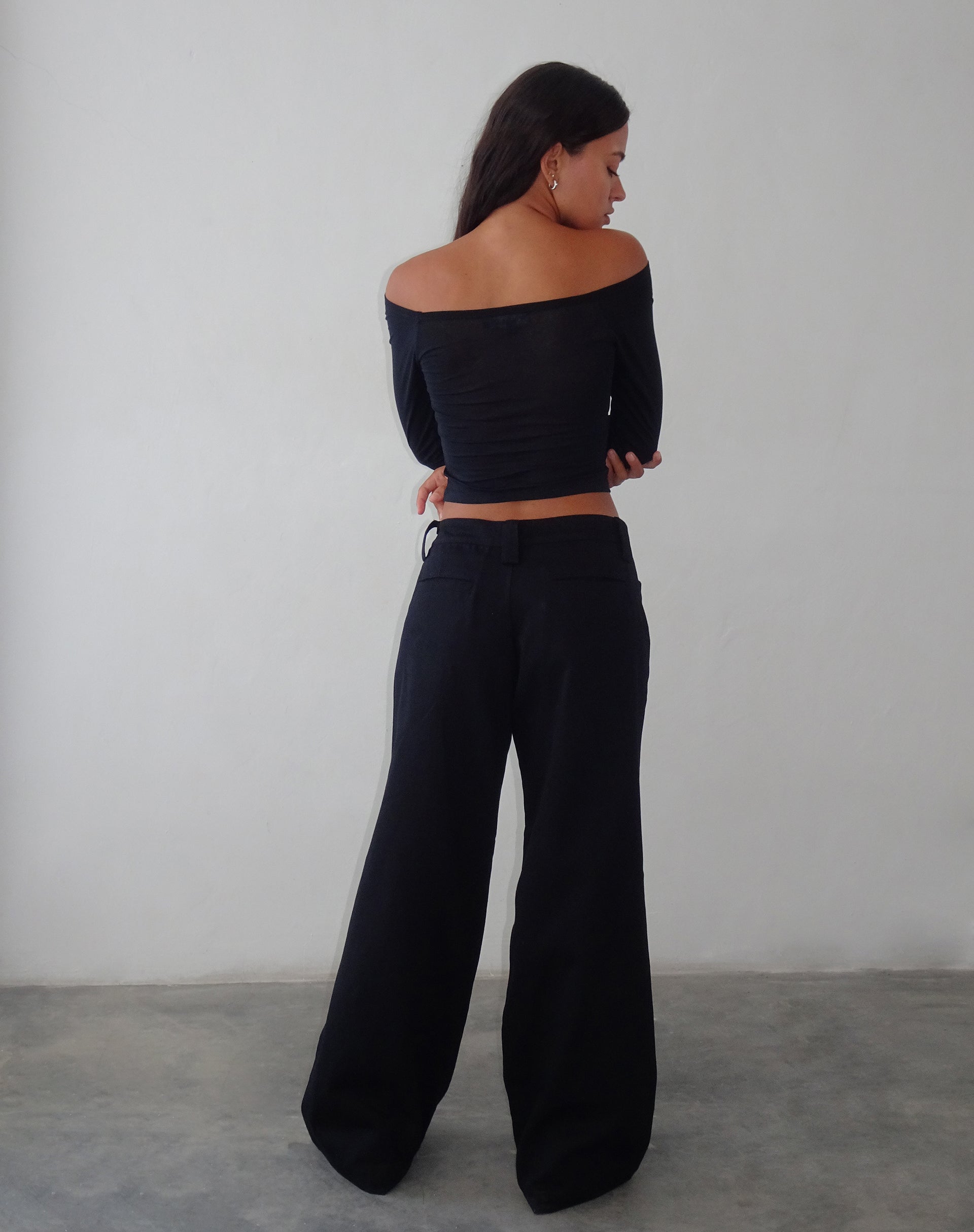 Image de Kaomy Pantalon à jambes larges en noir