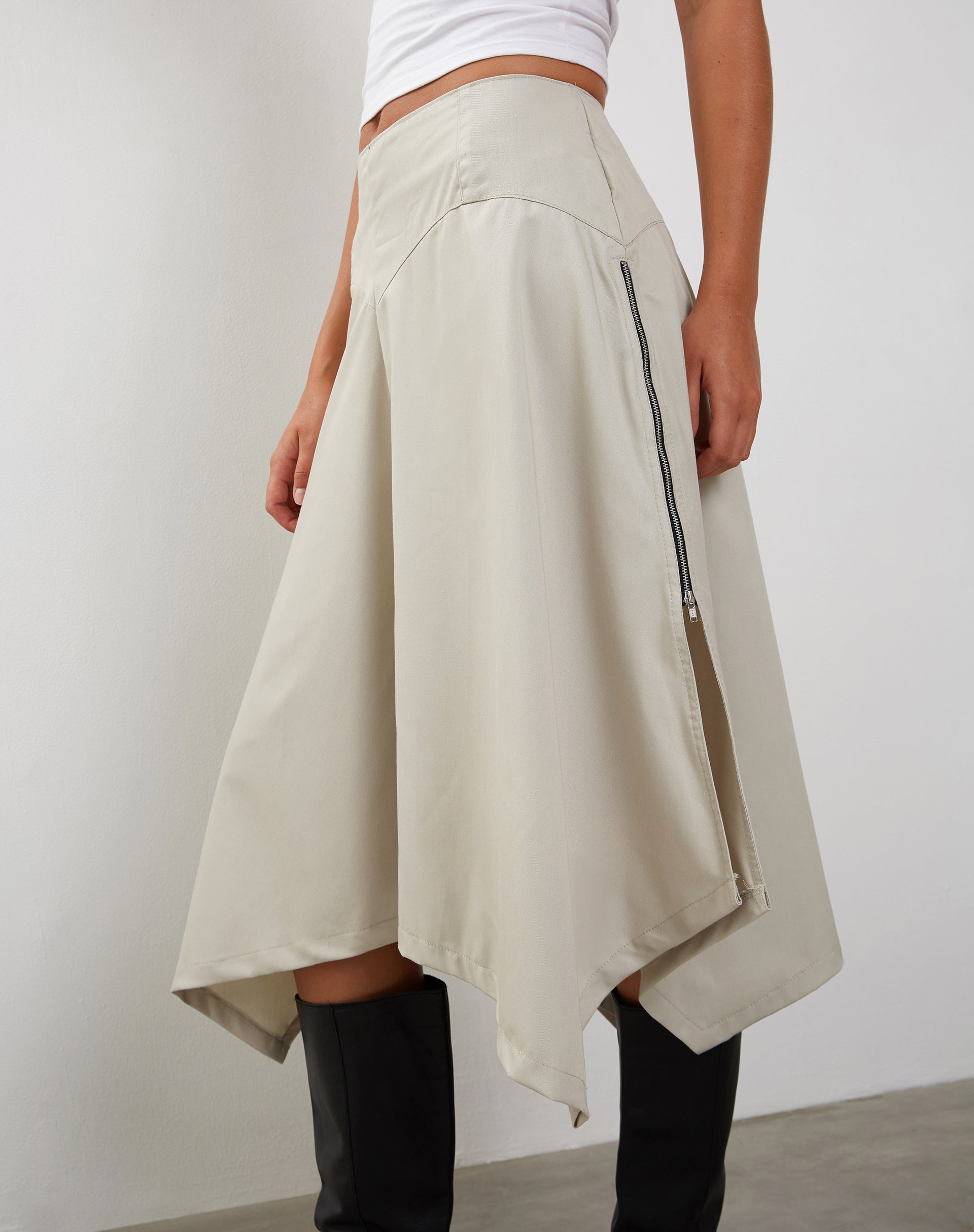 Image de MOTEL X JACQUIE Jupe midi asymétrique Karsyn, avoine