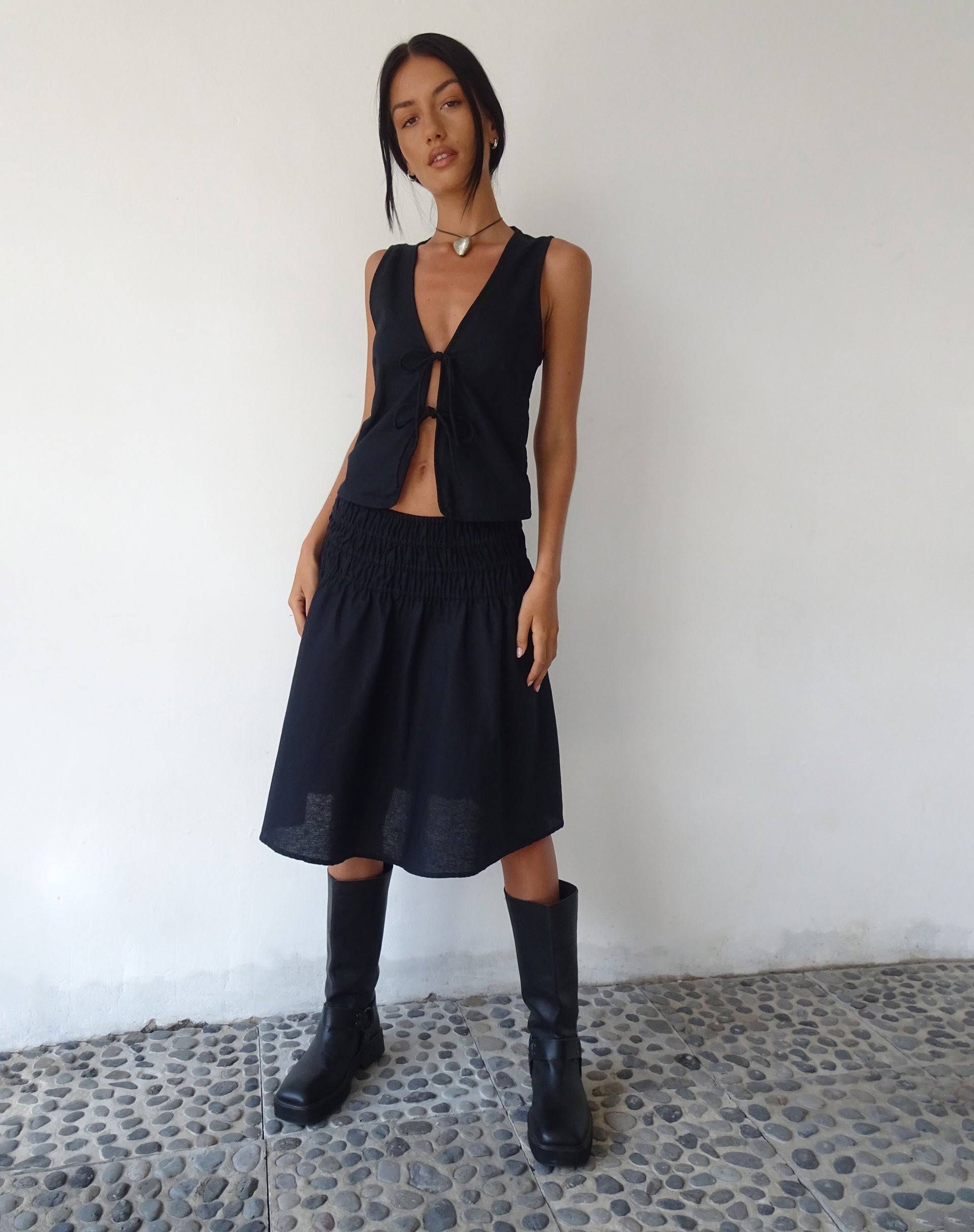 Image de MOTEL X JACQUIE Neleta Jupe midi à taille froncée en noir