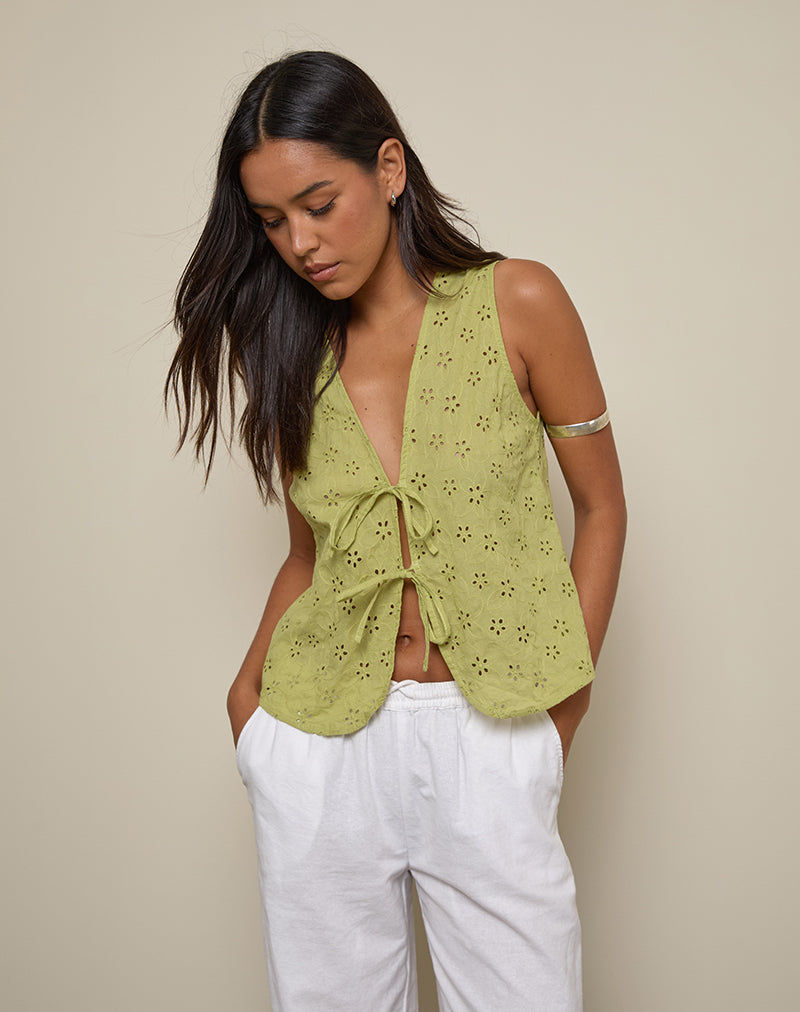 Image de Kayve Tie-Front Top in Little Daisy Broderie Lime