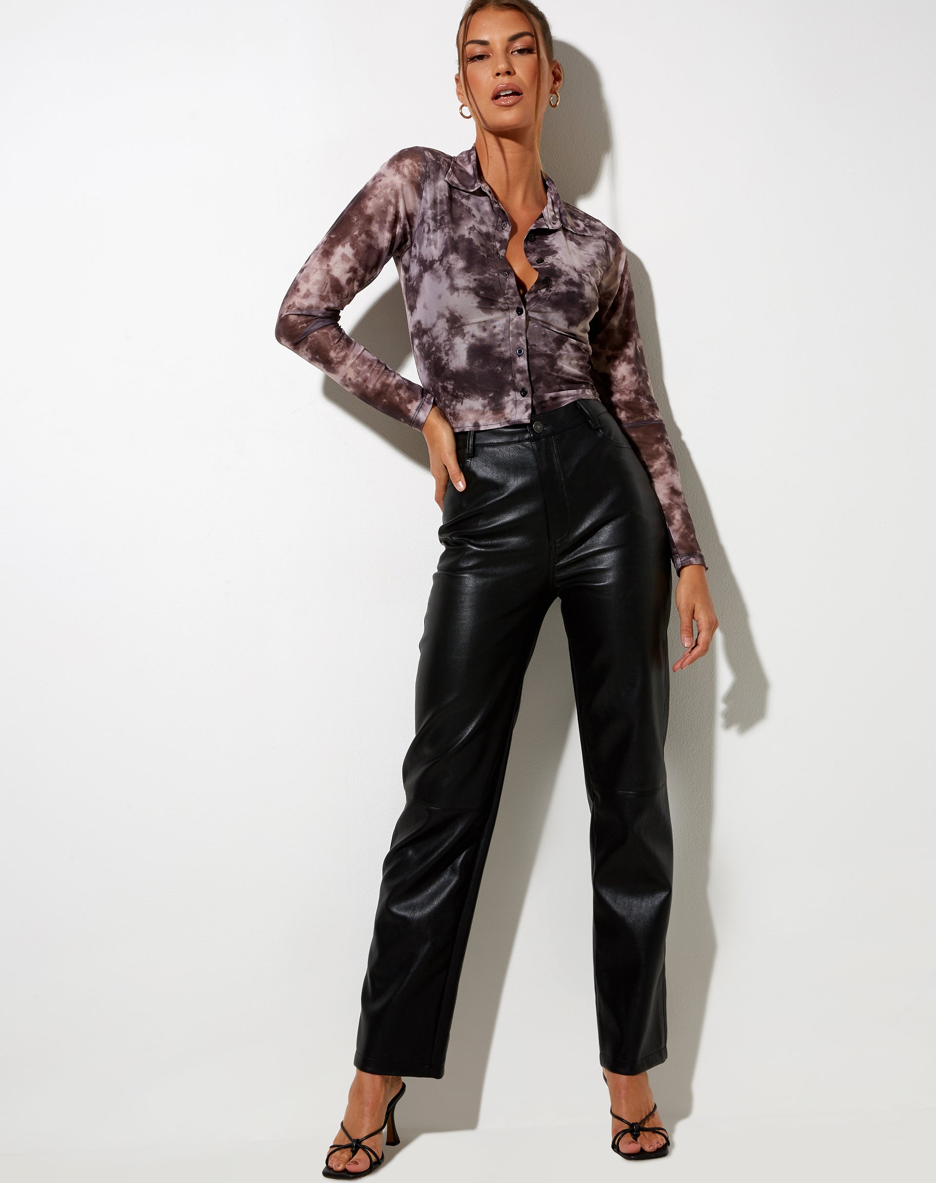 Image de la chemise Kelly en maille fumée noir gris